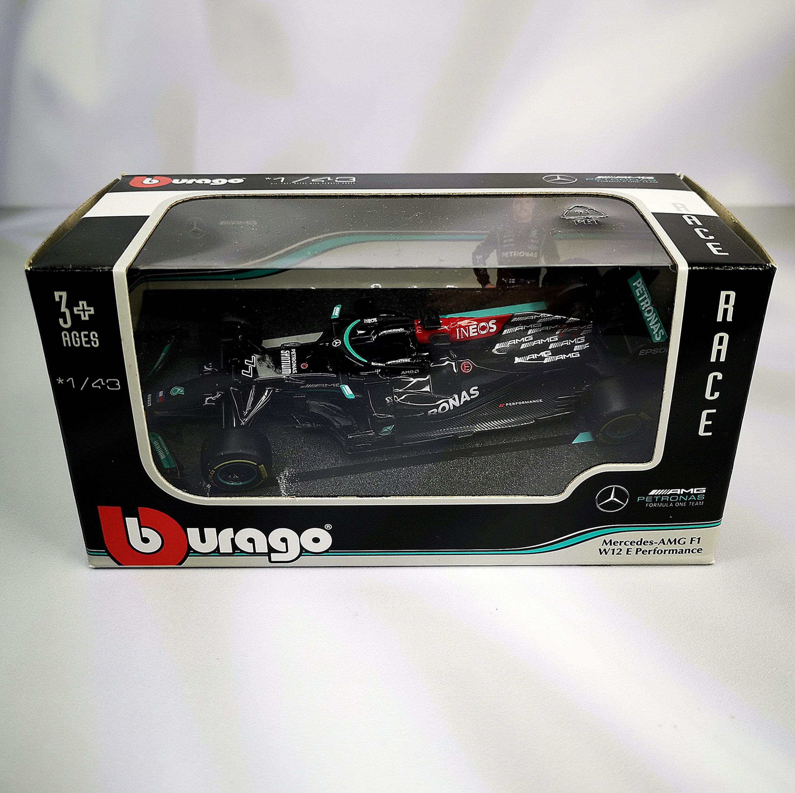 Mercedes W12 2021 #77 Valtteri Bottas Caja Normal Burago 1:43