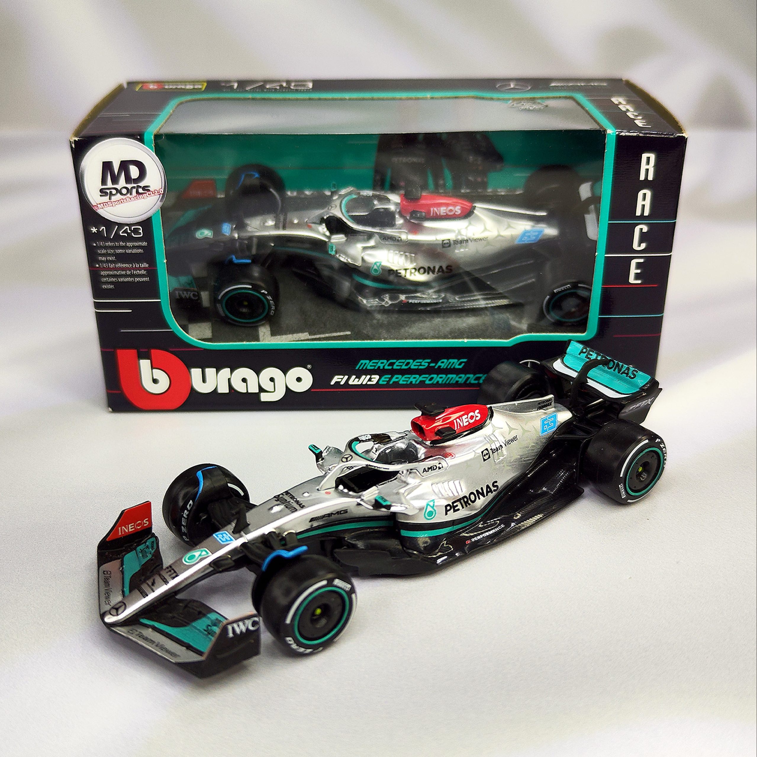 Mercedes W13 2022 #63 George Russell Caja Normal Burago 1:43