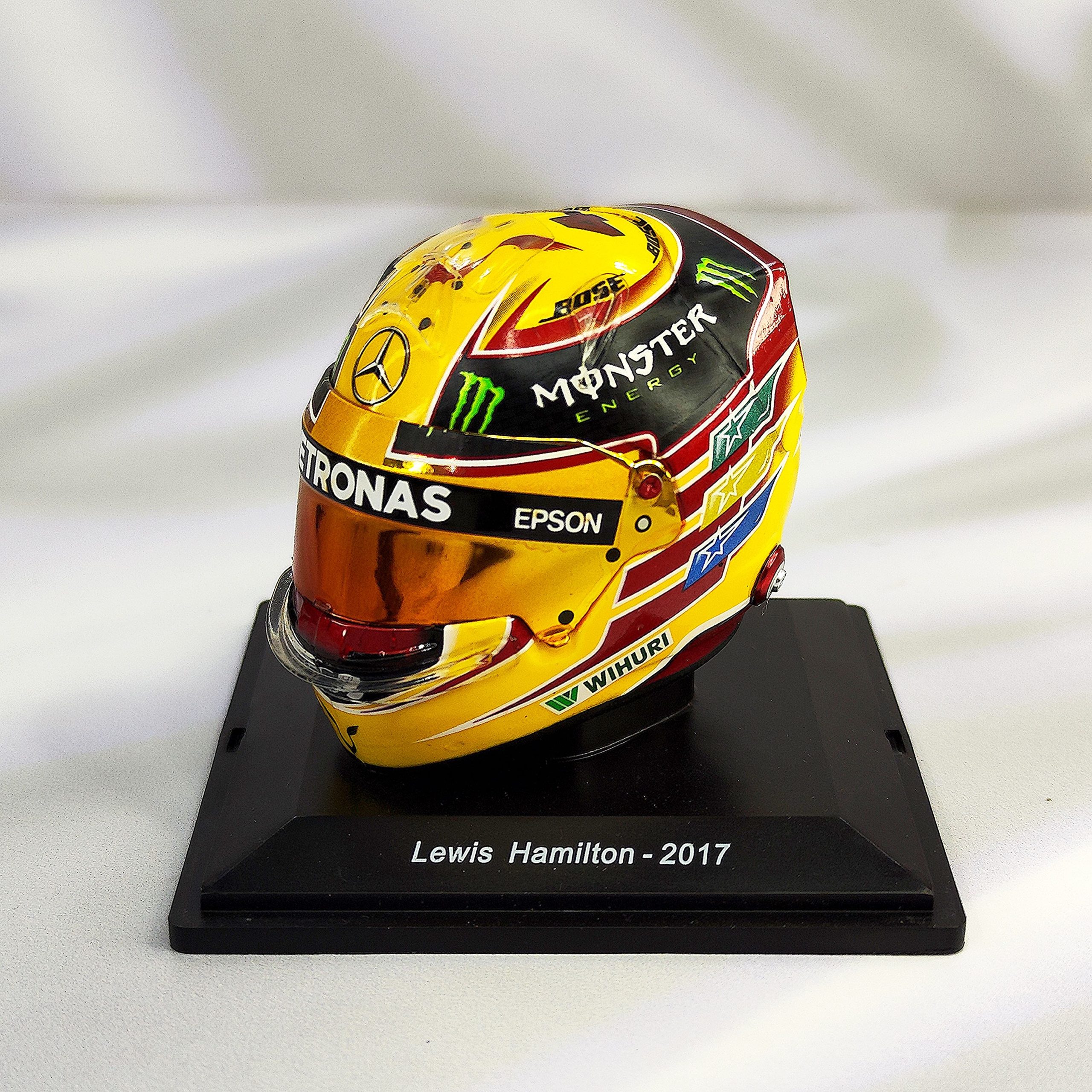 Casco Formula 1 Lewis Hamilton Mercedes F1 2017 Spark 1:5