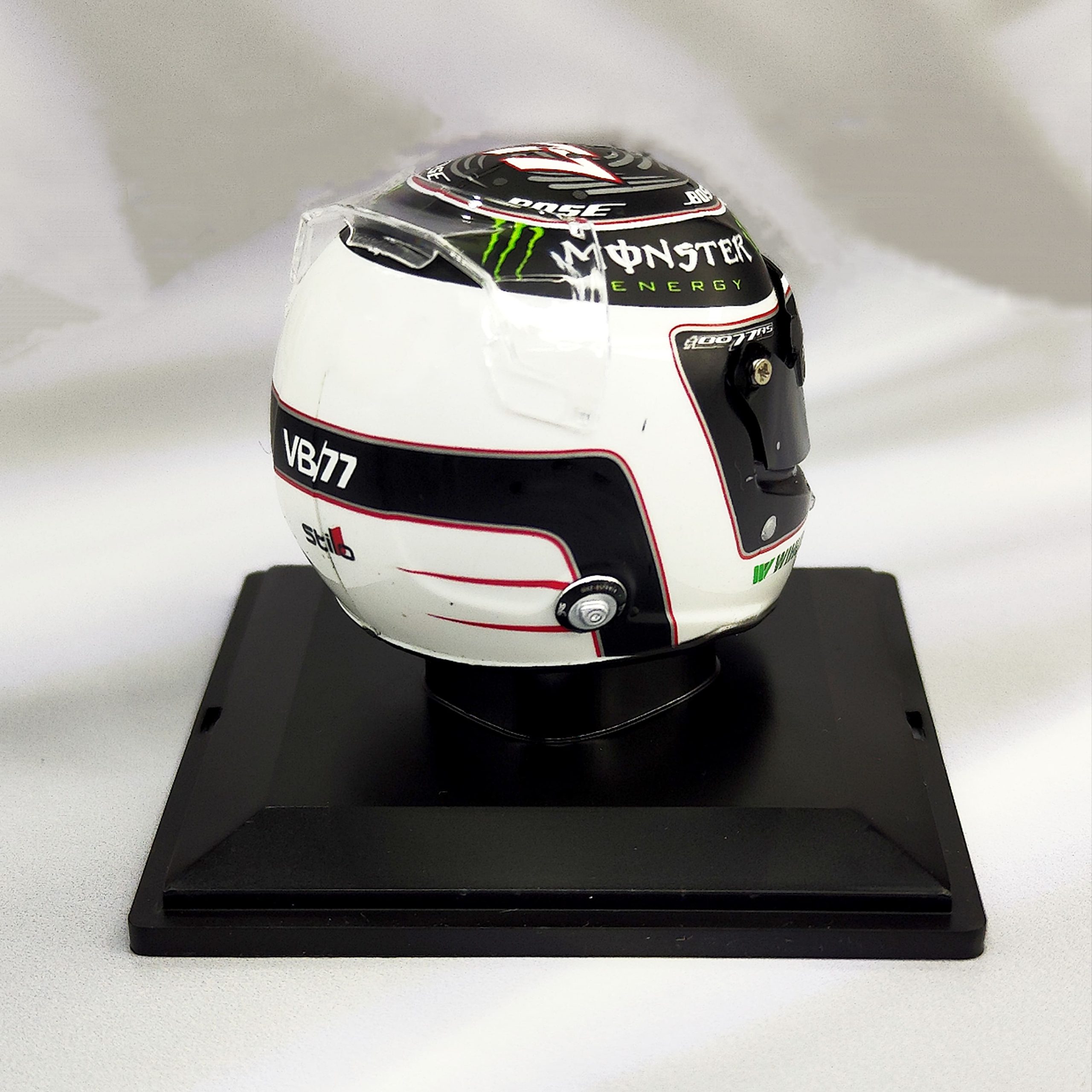 Casco Formula 1 Valtteri Bottas Mercedes F1 2017 Spark 1:5