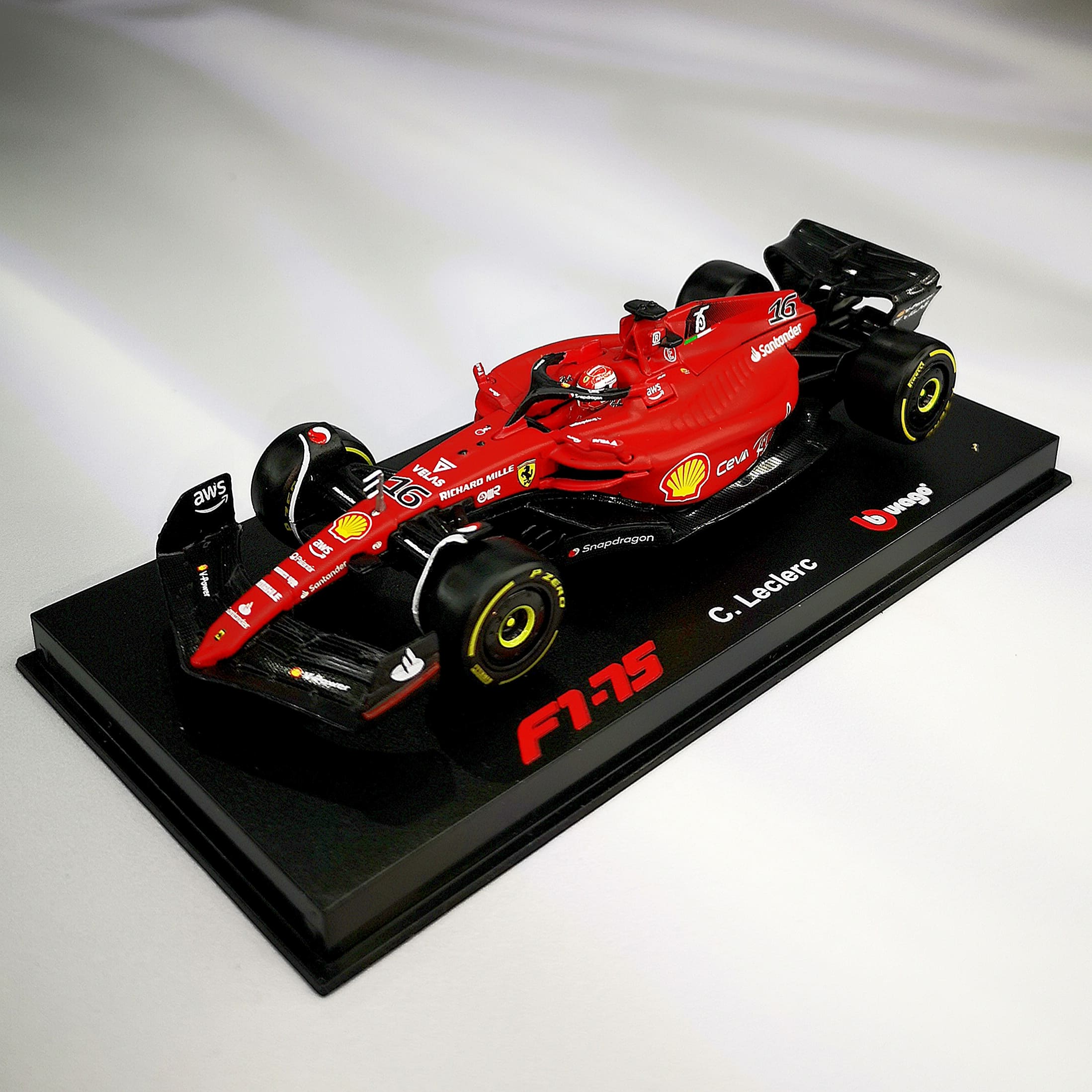 Ferrari F1-75 2022 #16 Charles Leclerc Caja Acrilica Burago 1:43