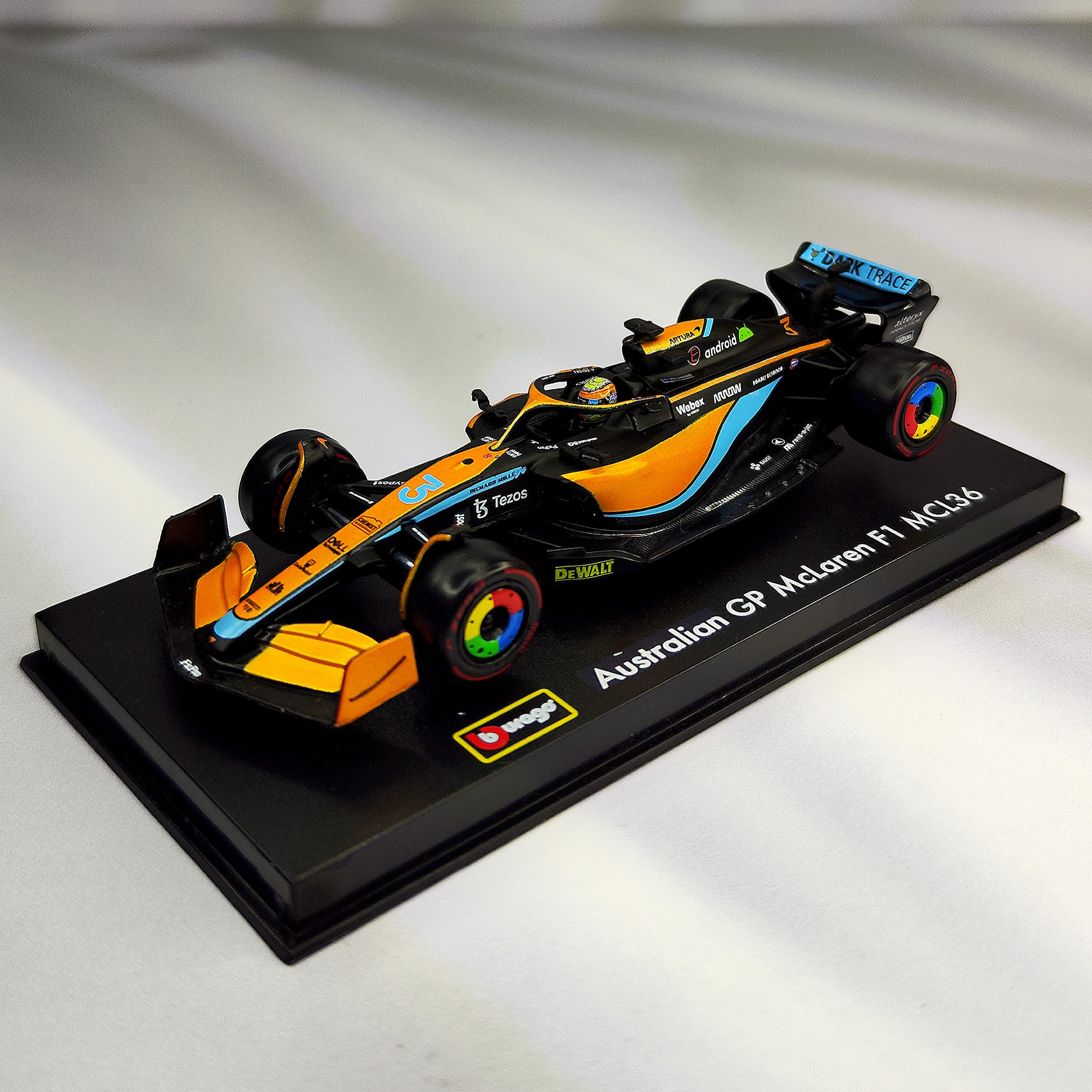 Mclaren MCL36 2022 #3 Daniel Ricciardo Caja Acrilica Burago 1:43