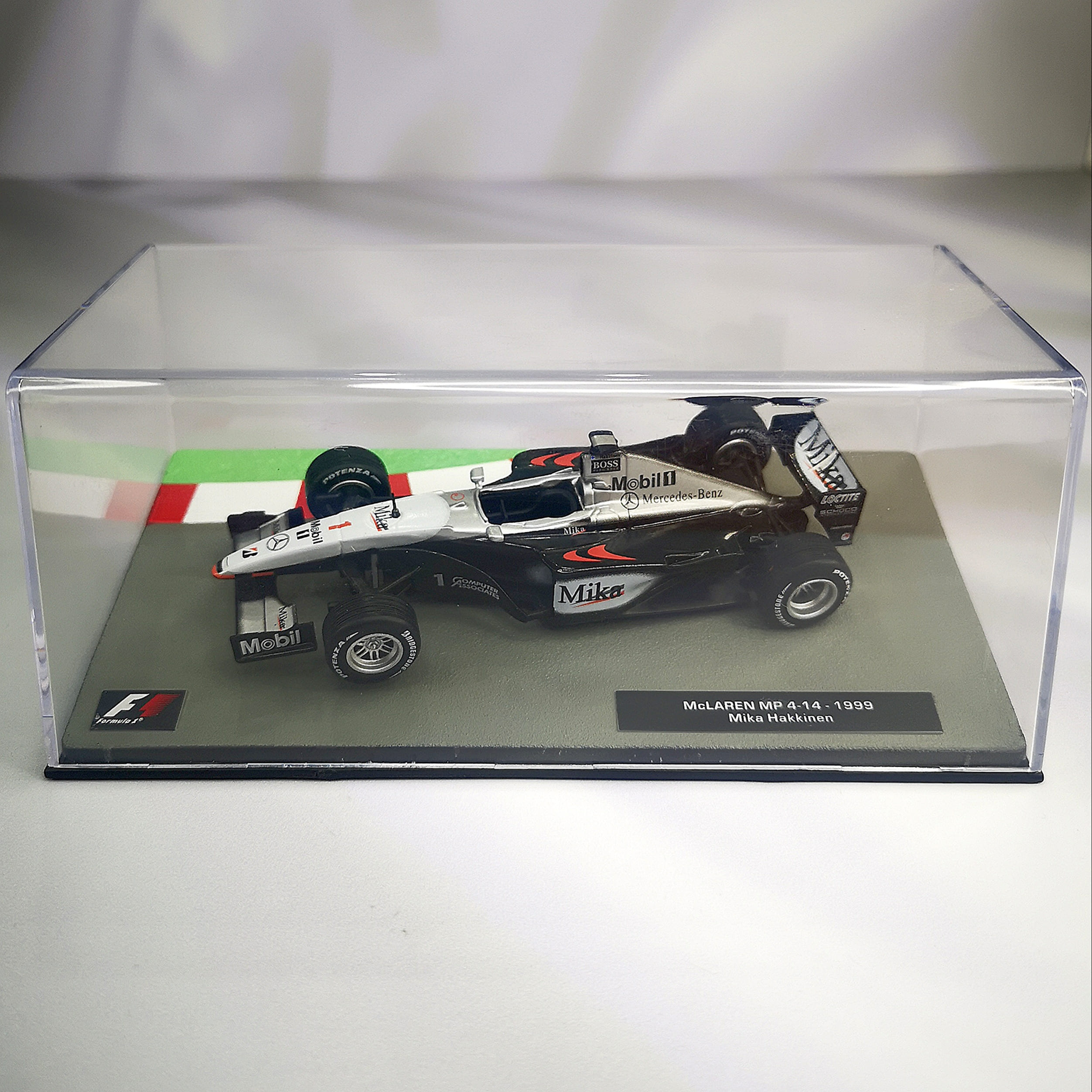 Mclaren MP4/14 1999 #1 Mika Hakkinen Caja Acrilica IXO 1:43