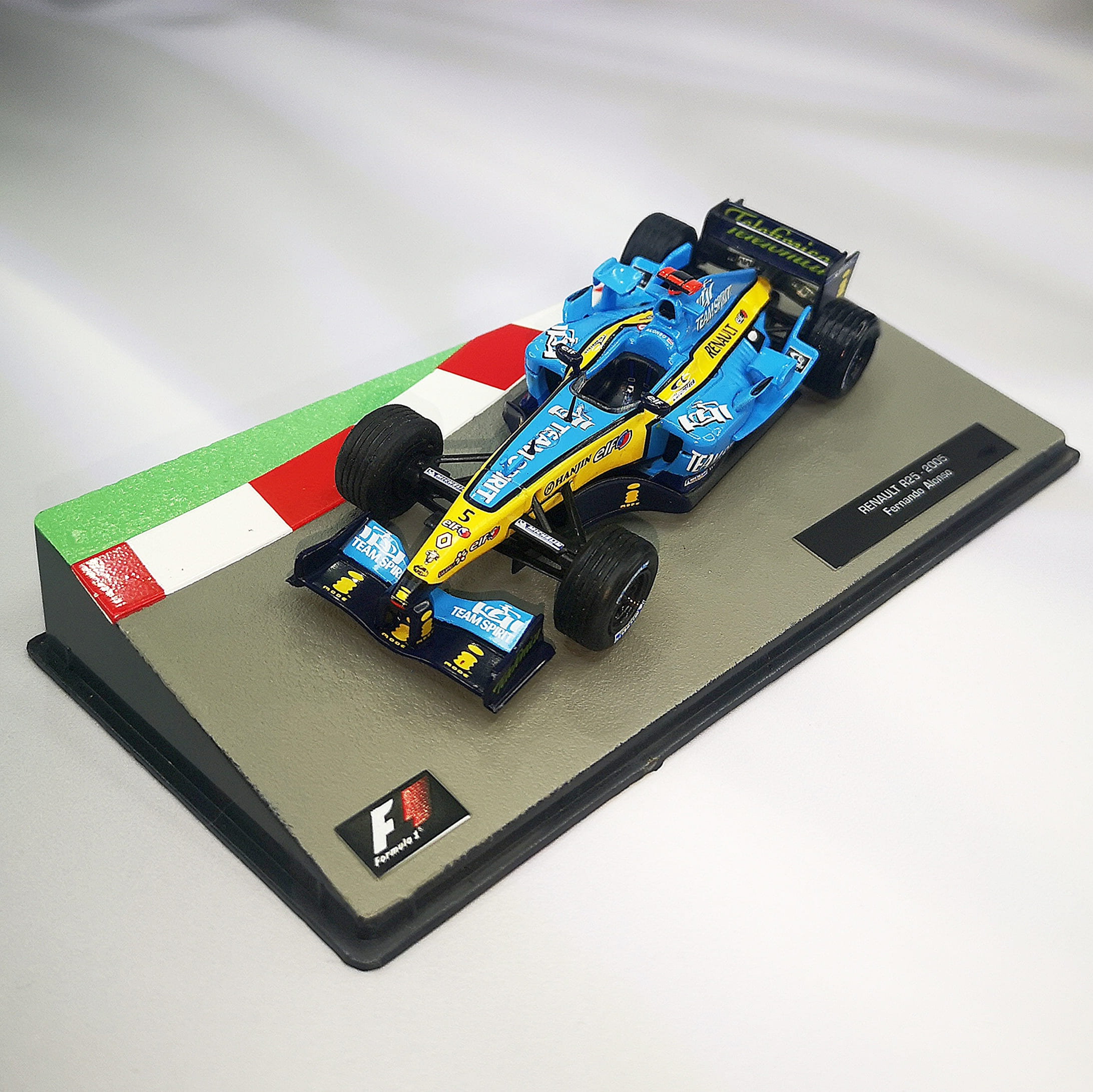 Renault R25 2005 #5 Fernando Alonso Caja Acrilica IXO 1:43