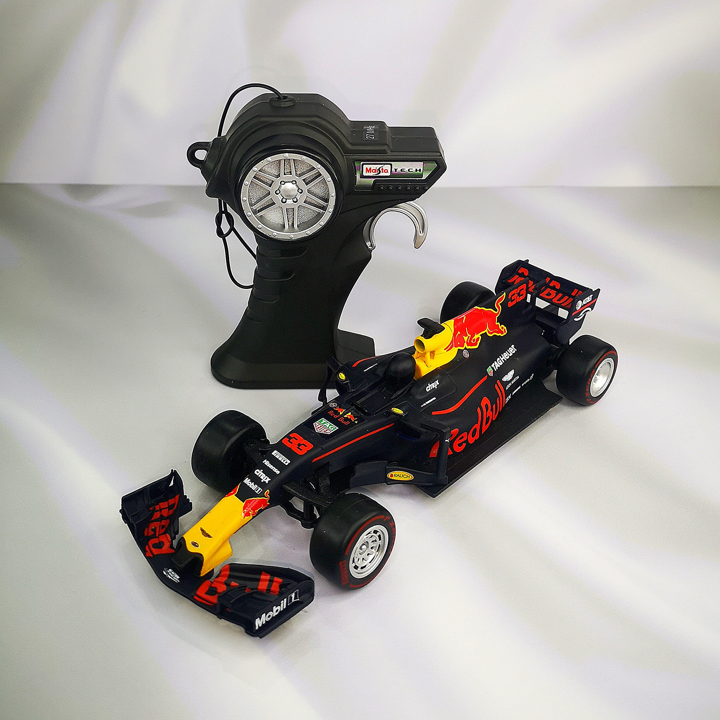 RedBull RB13 2017 #33 Max Verstappen Maisto 1:24 Control Remoto