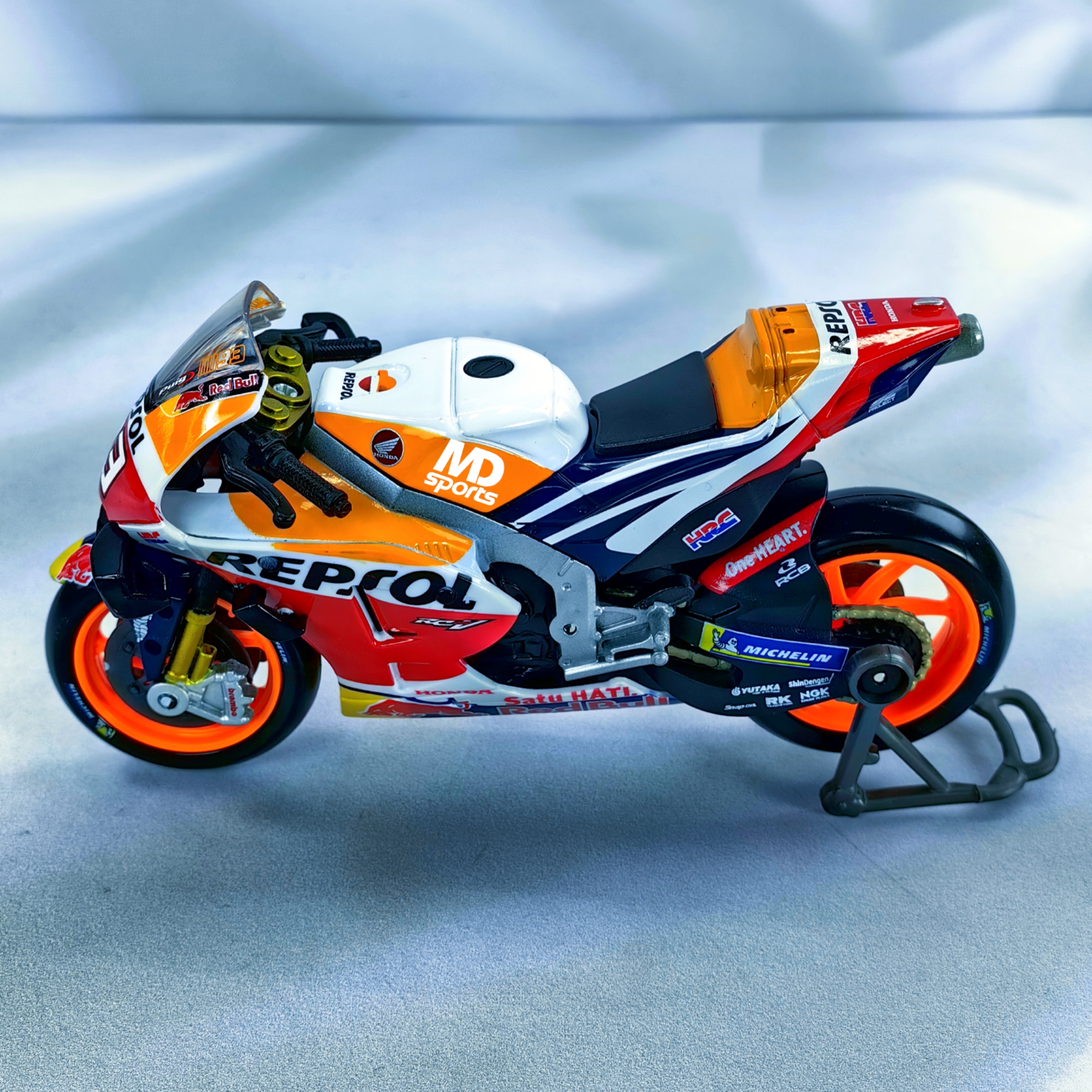 Moto GP Honda 2021 #93 Marc Marquez Maisto 1:18 - Imagen 3