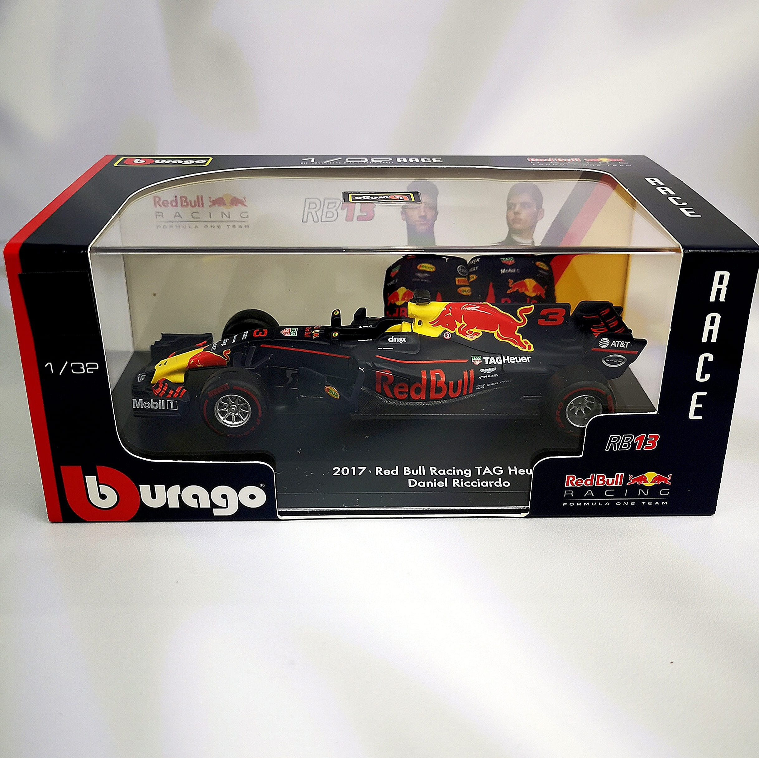 RedBull RB13 2017 #3 Daniel Ricciardo Caja Acrilica Burago 1:32