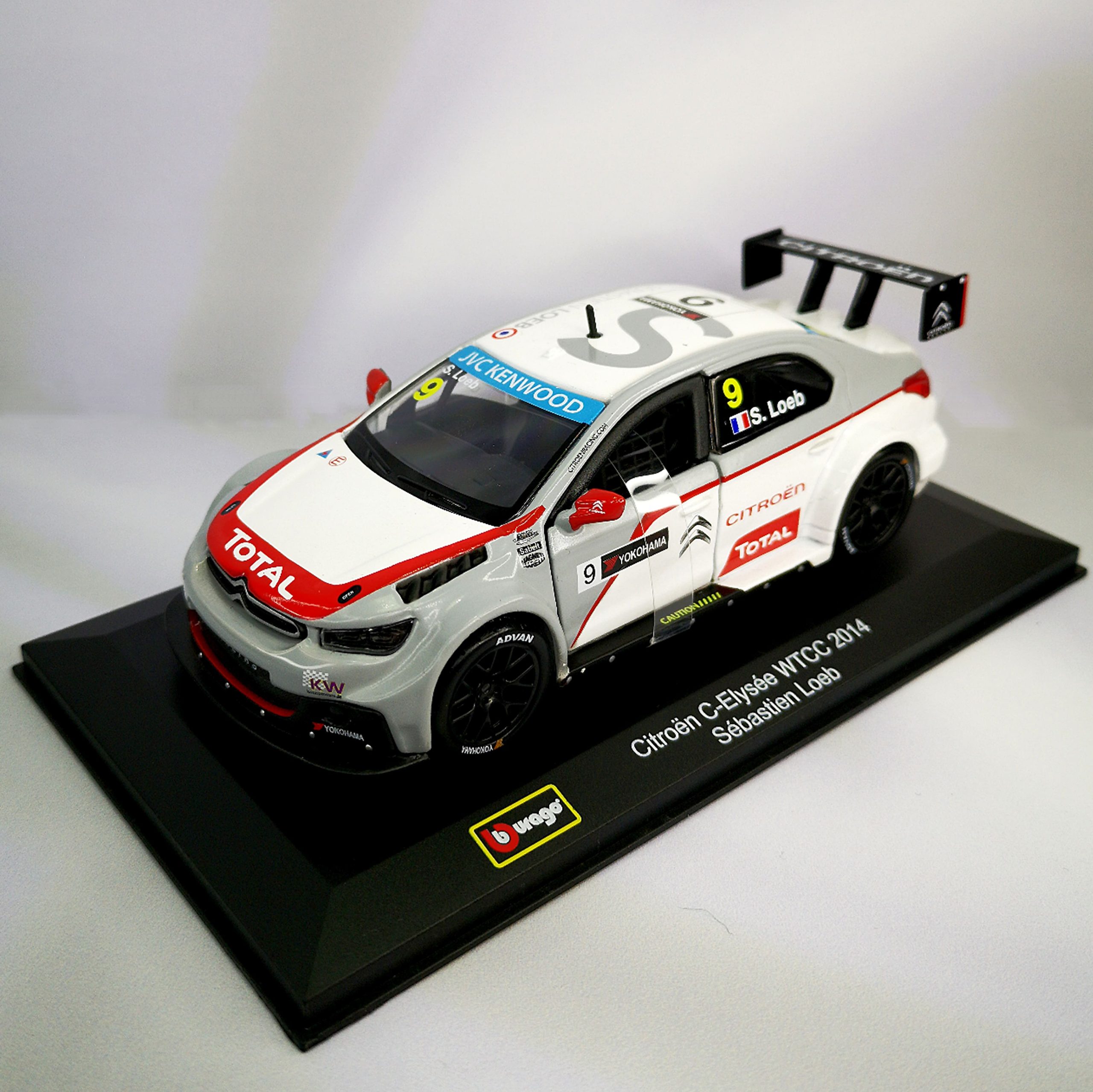 Citroen C-Elysse WTCC 2014 #9 Sebastien Loeb Caja Acrilica Burago 1:32