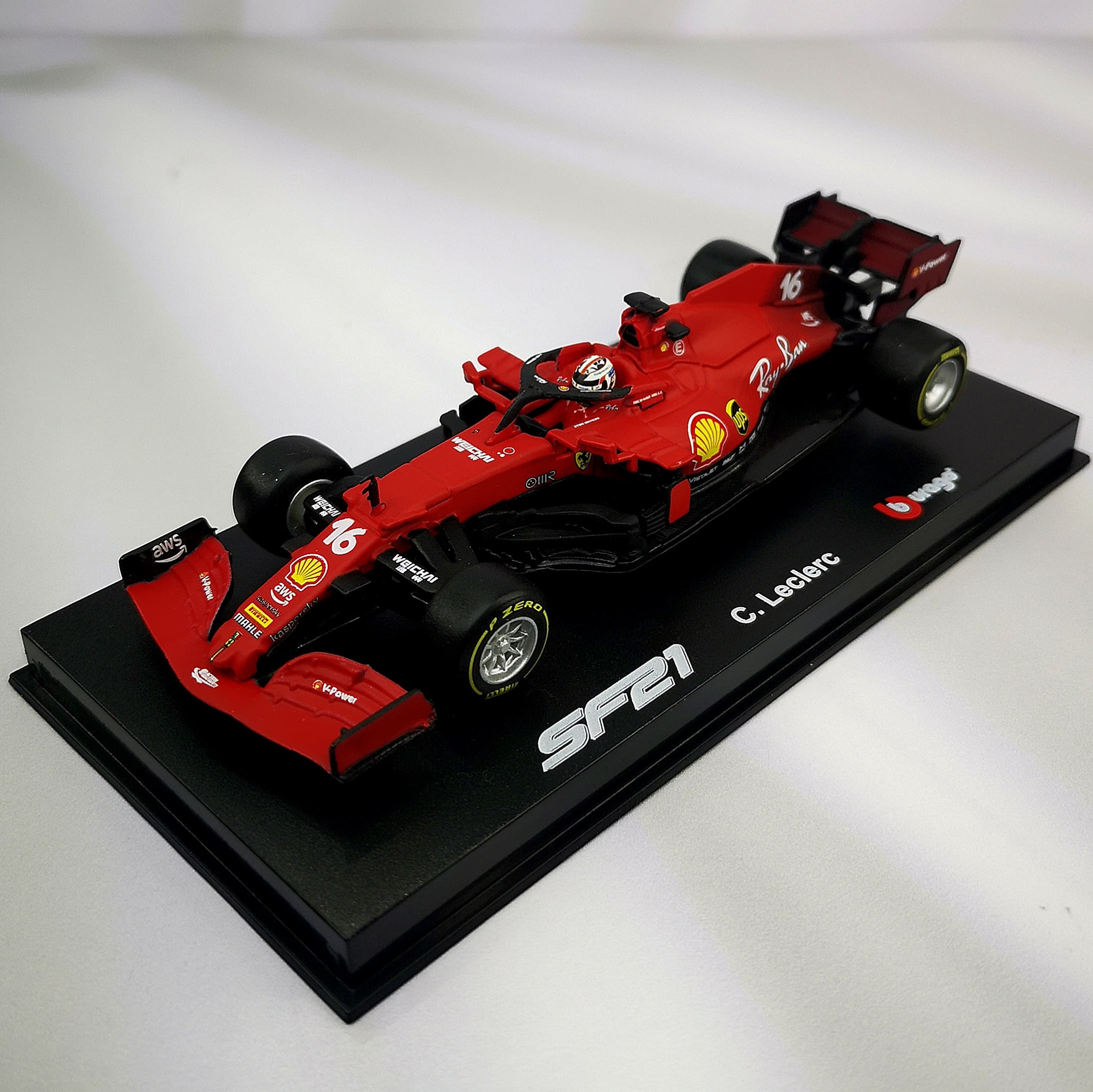 Ferrari SF21 2021 #16 Charles Leclerc Caja Acrilica Burago 1:43