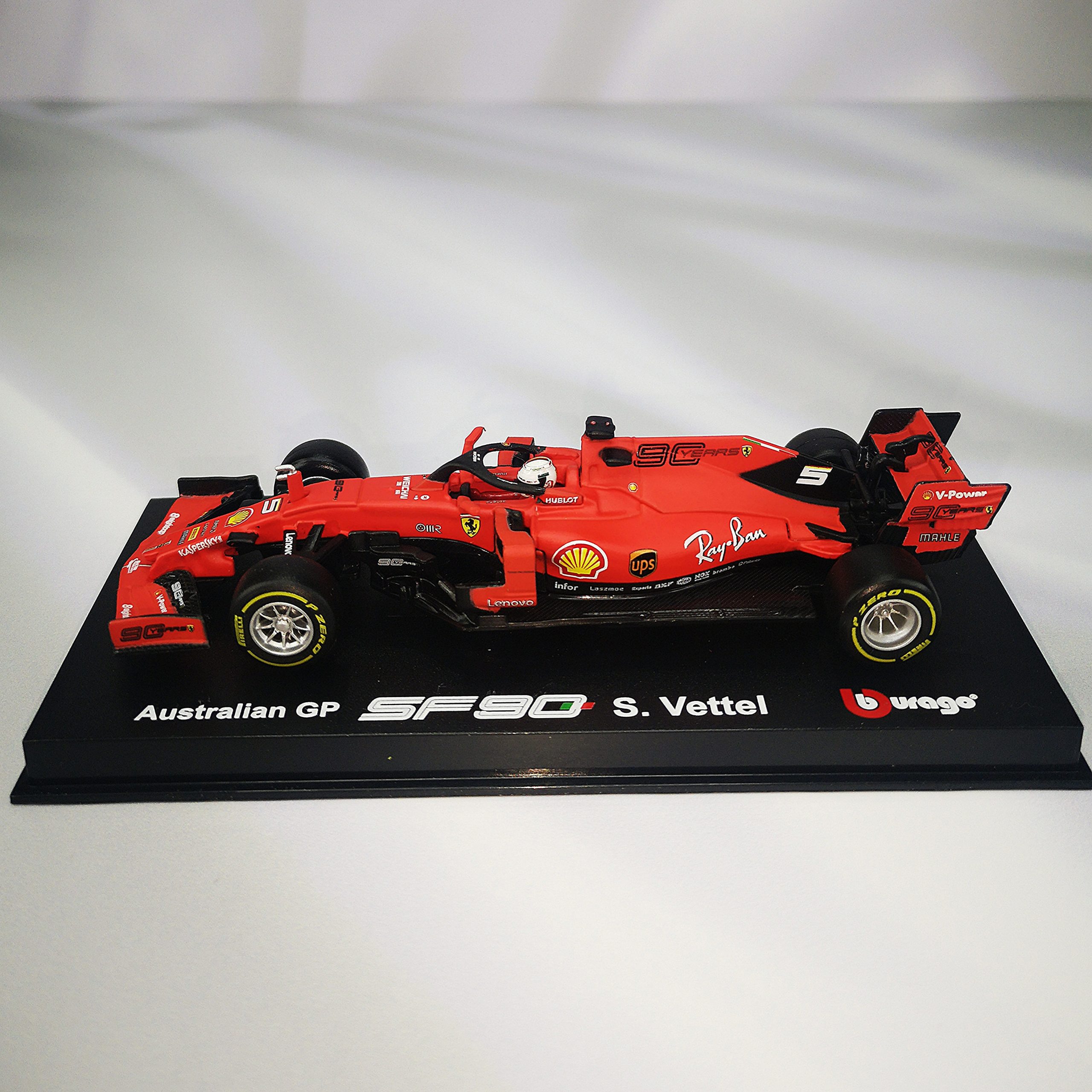 Ferrari SF90 2019 #5 Sebastian Vettel Caja Acrilica Burago 1:43