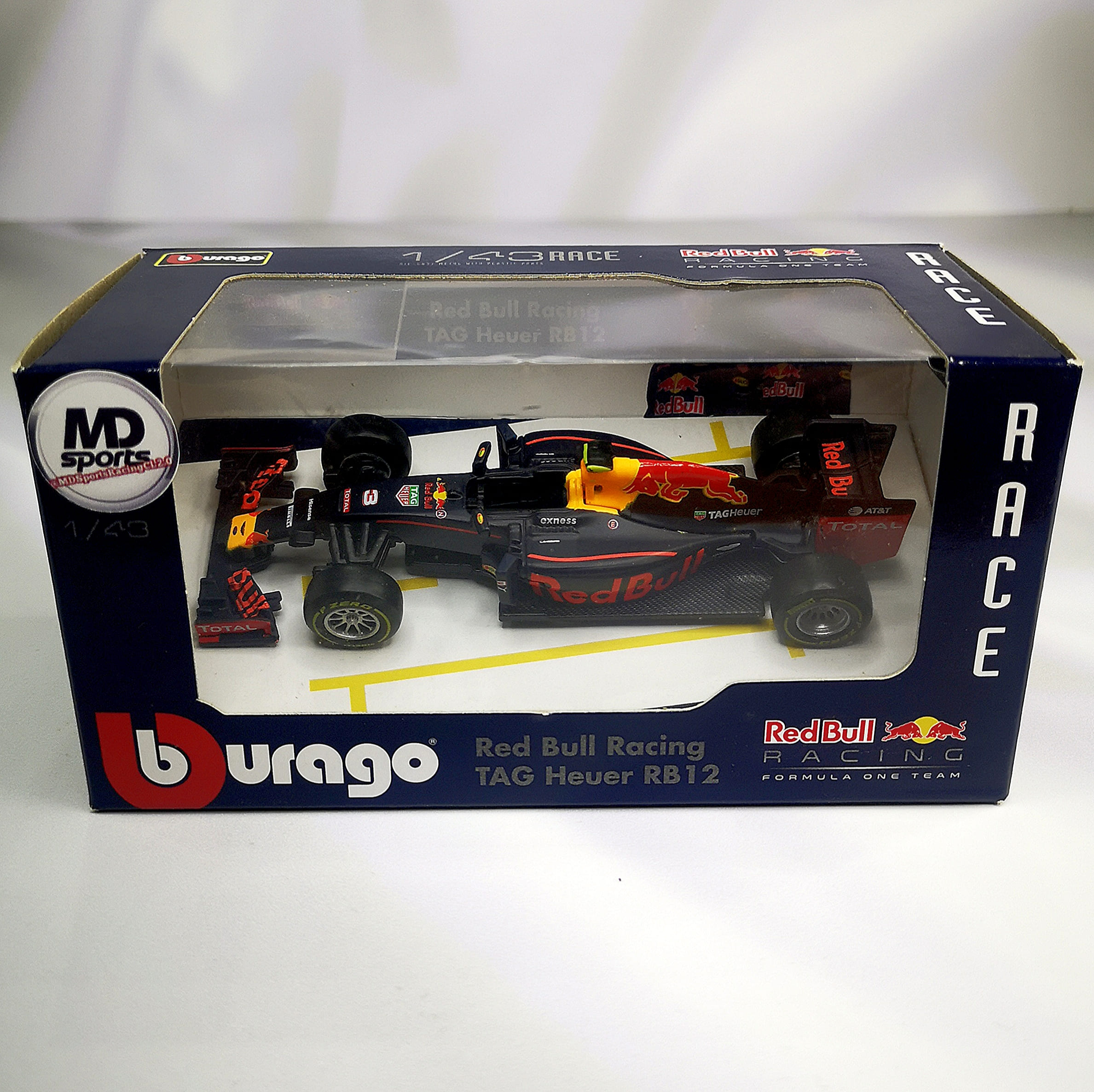 RedBull RB12 2016 #3 Daniel Ricciardo Caja Normal Burago 1:43