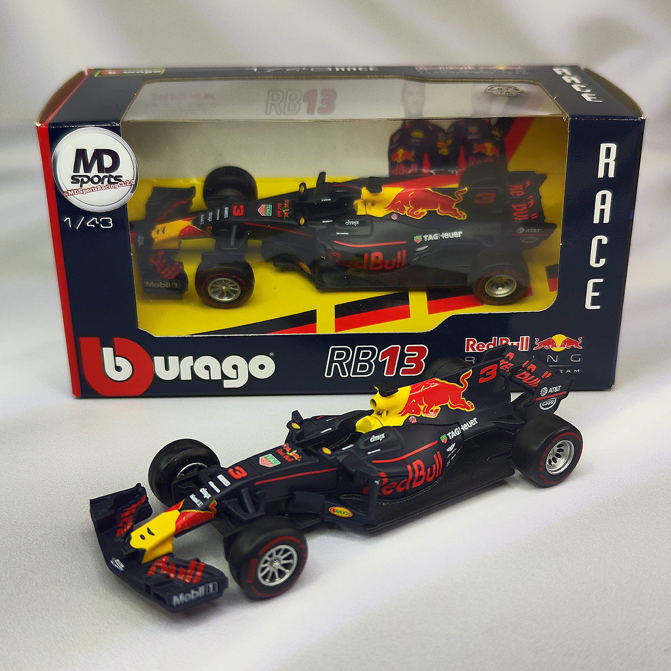 RedBull RB13 2017 #3 Daniel Ricciardo Caja Normal Burago 1:43