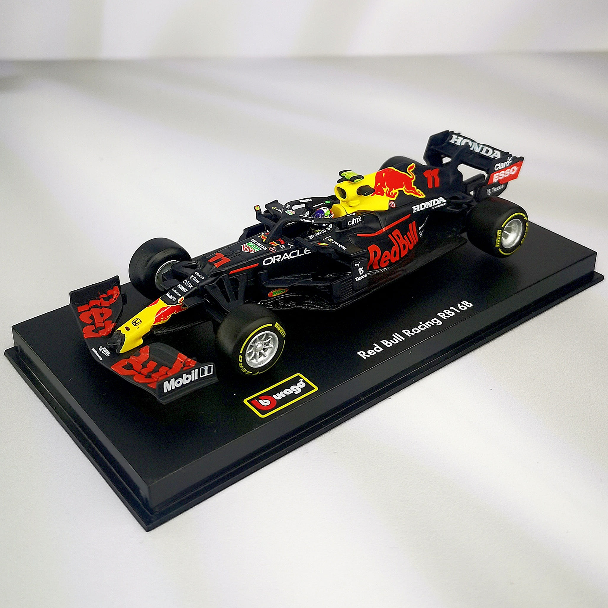 RedBull RB16b 2021 #11 Checo Perez Caja Acrilica Burago 1:43