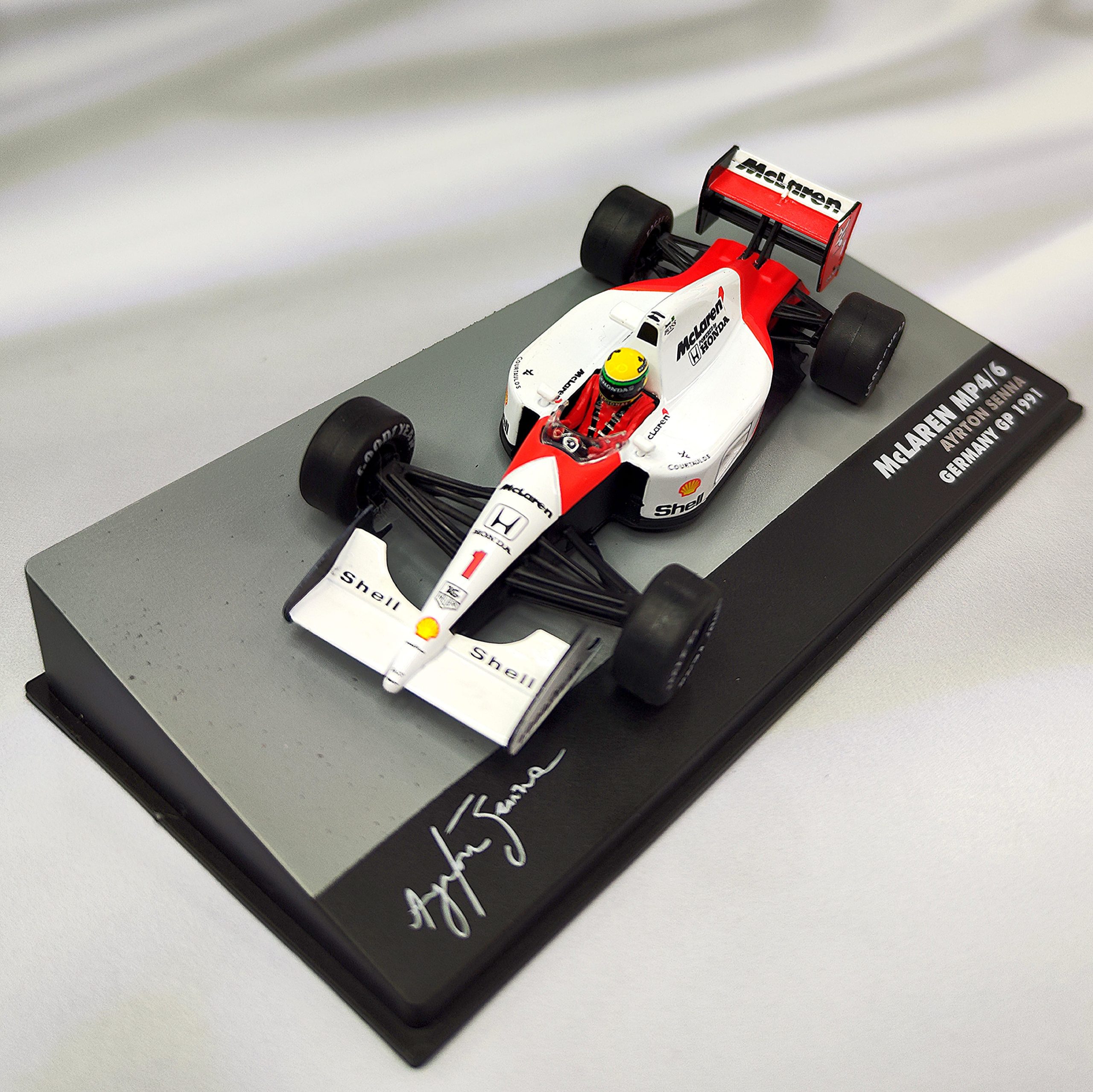 Mclaren MP4/6 1991 #1 Ayrton Senna Caja Acrilica IXO Special 1:43