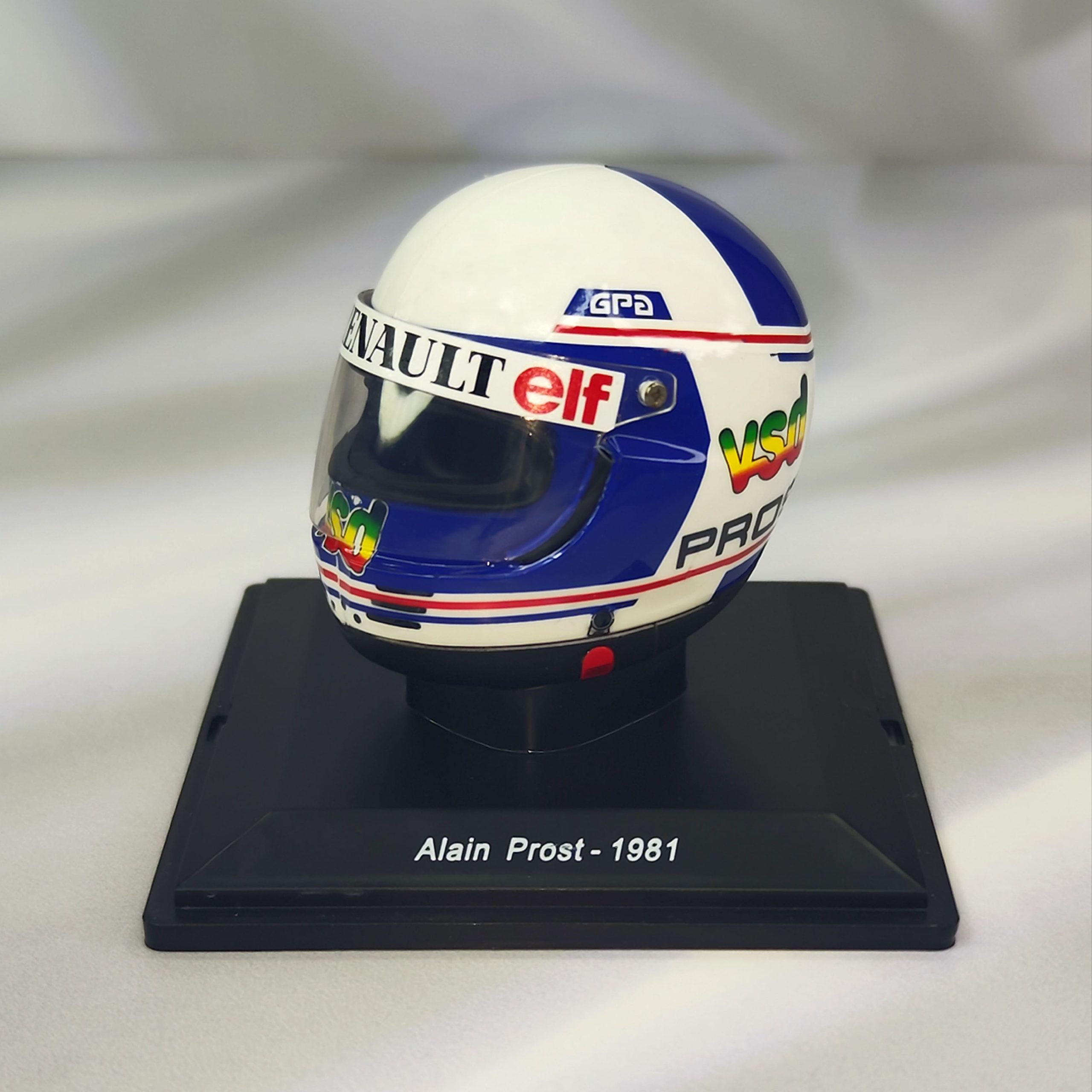 Casco Formula 1 Alain Prost Renault 1981 Spark 1:5