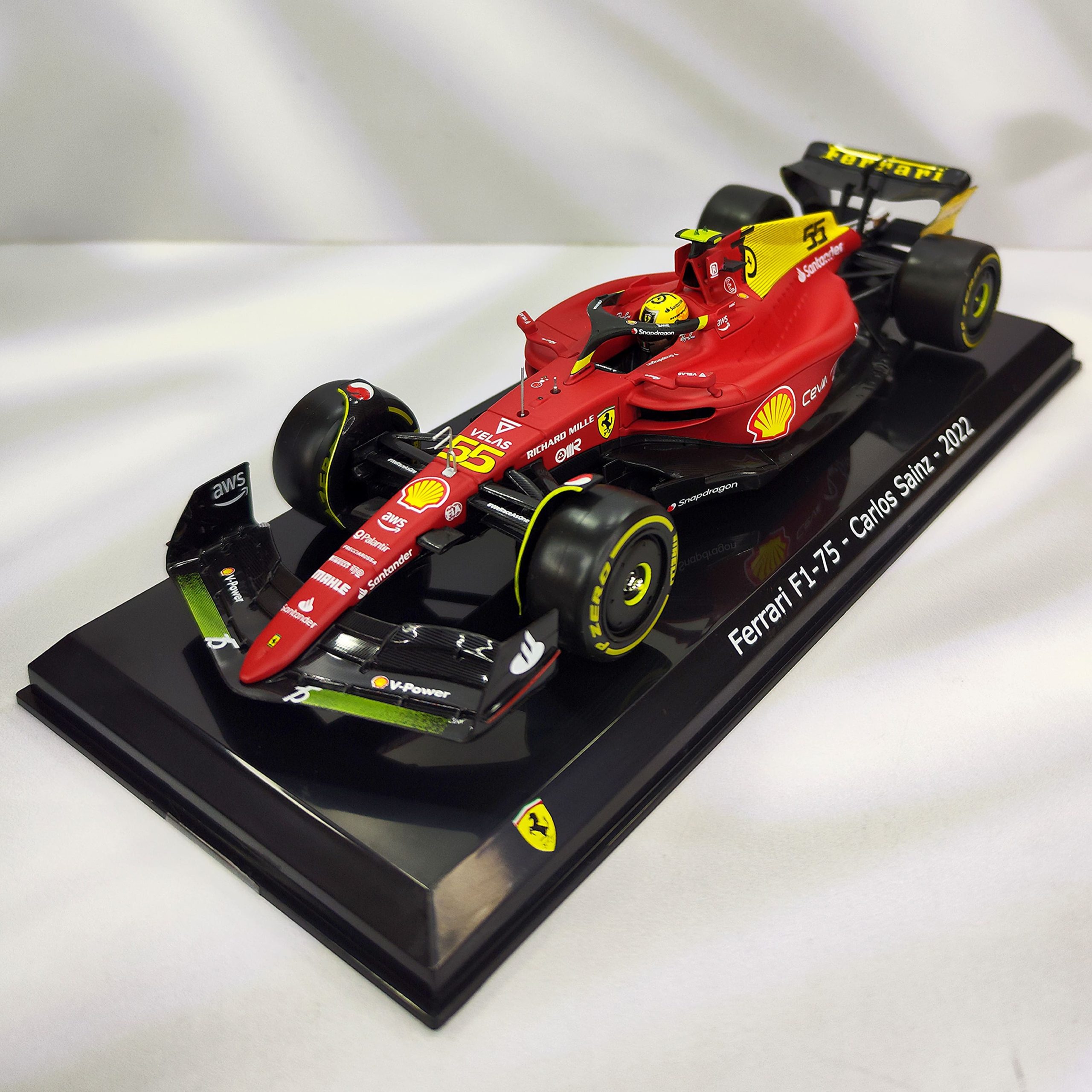 Ferrari F1-75 Special 2022 #55 Carlos Sainz Caja Acrilica Burago 1:24