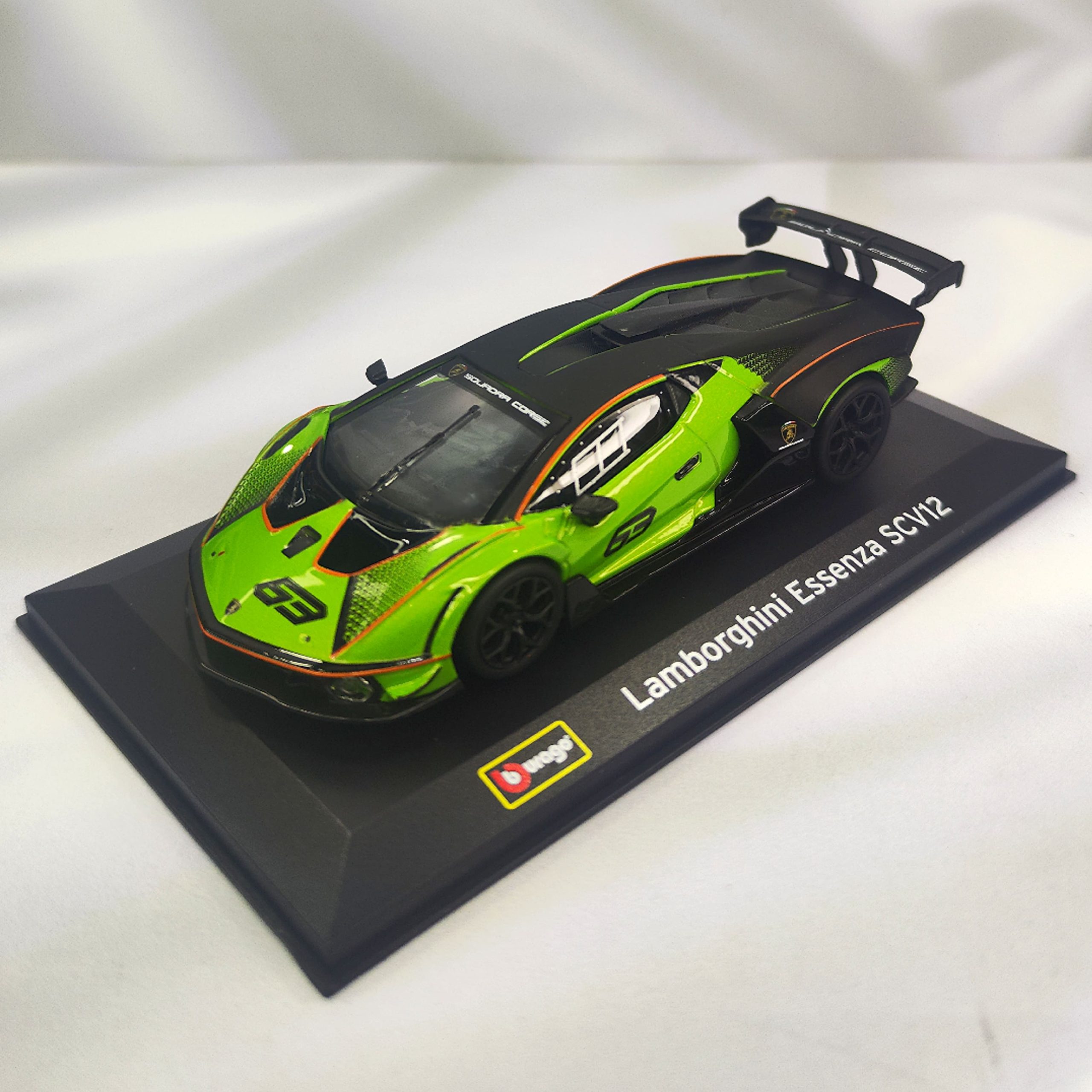 Lamborghini Essenza SCV12 2020 Caja Acrilica Burago 1:32