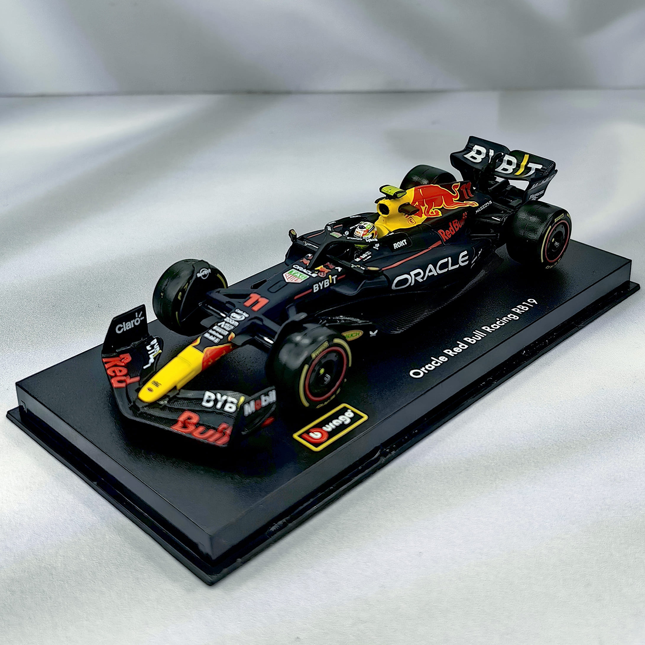 RedBull RB19 2023 #11 Checo Perez Caja Acrilica Burago 1:43