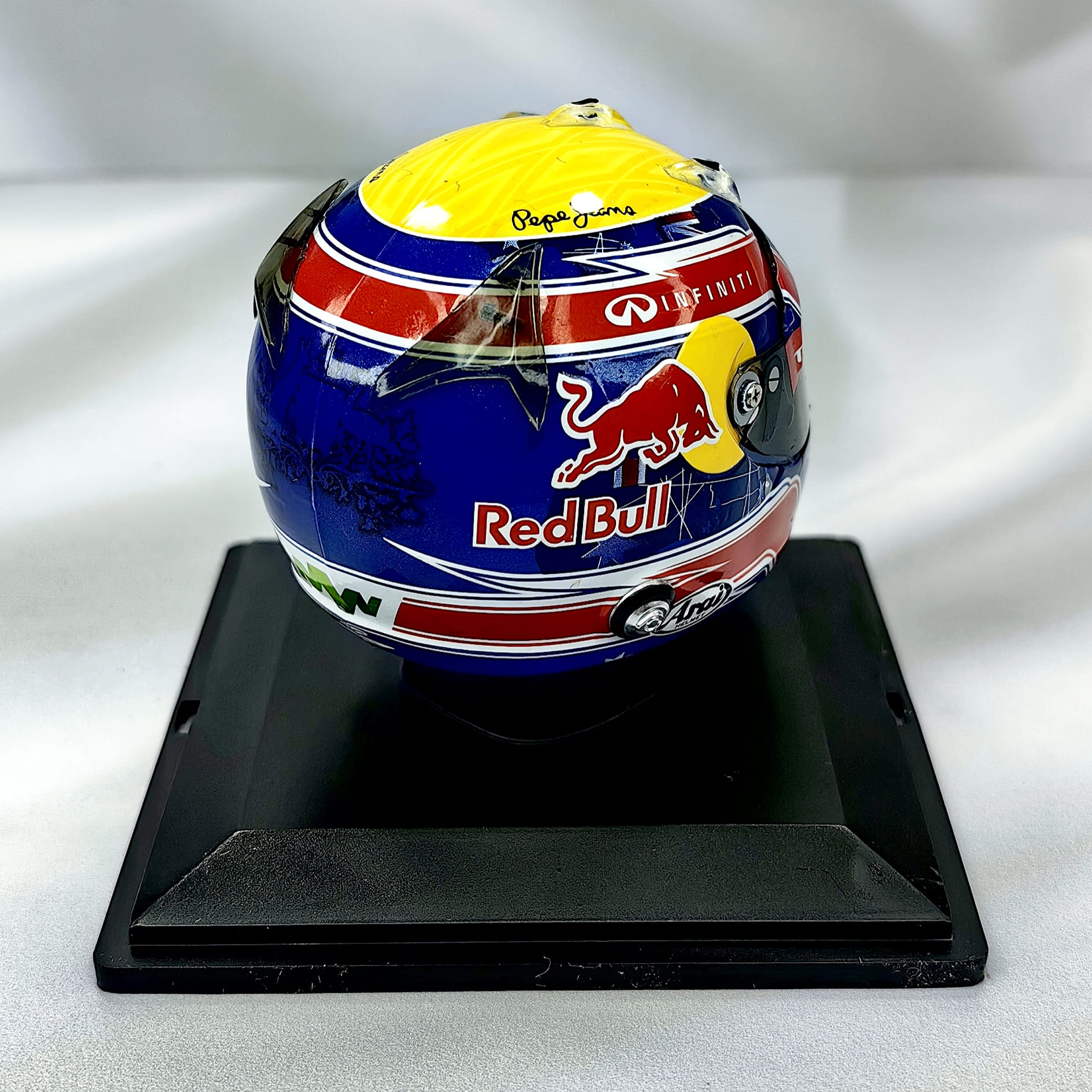 Casco Formula 1 Mark Webber RedBull F1 2012 Spark 1:5