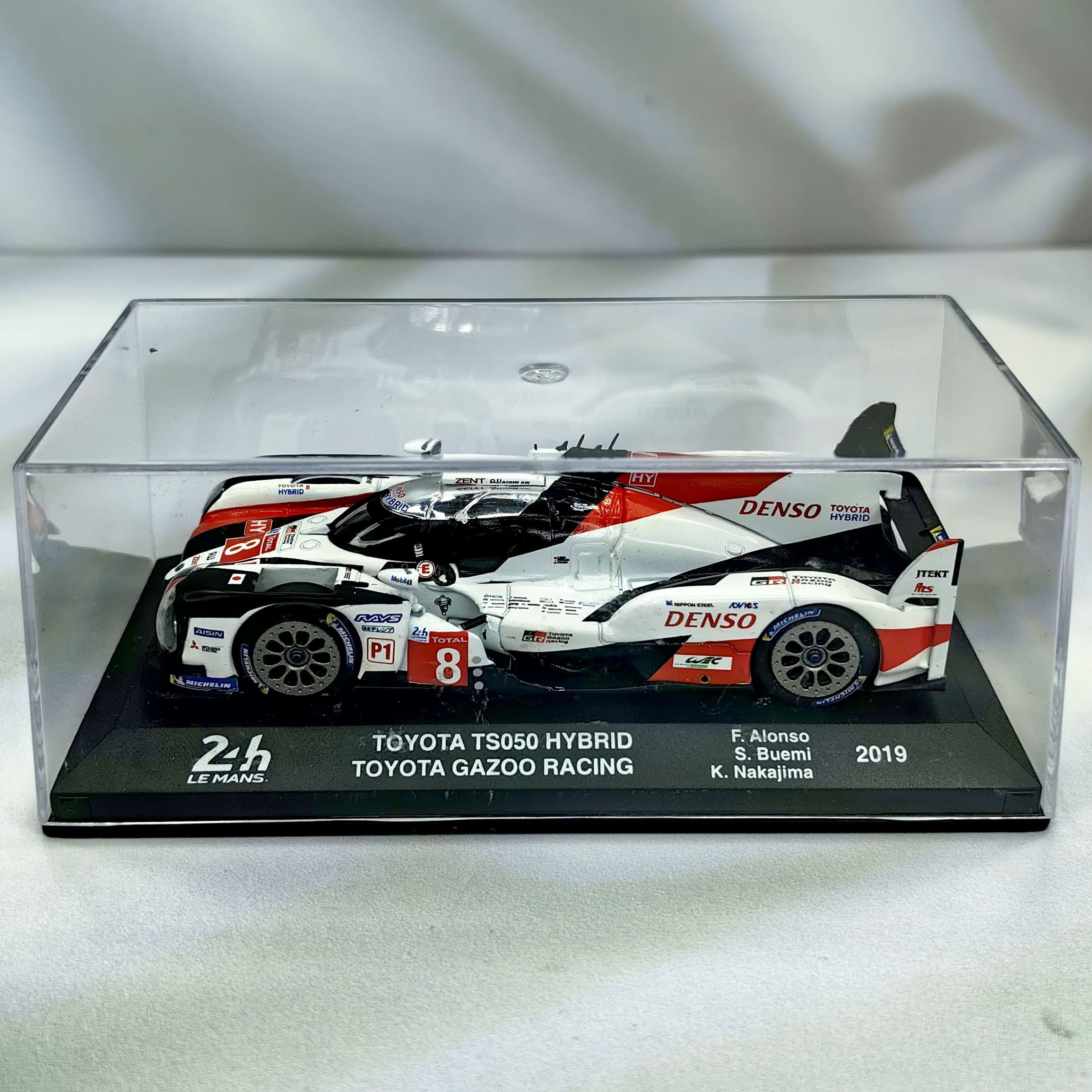 Toyota Gazoo TS050 WEC #8 Alonso – Buemi – Nakajima 2019 24H LeMans Winner 1:43 Caja Acrilica