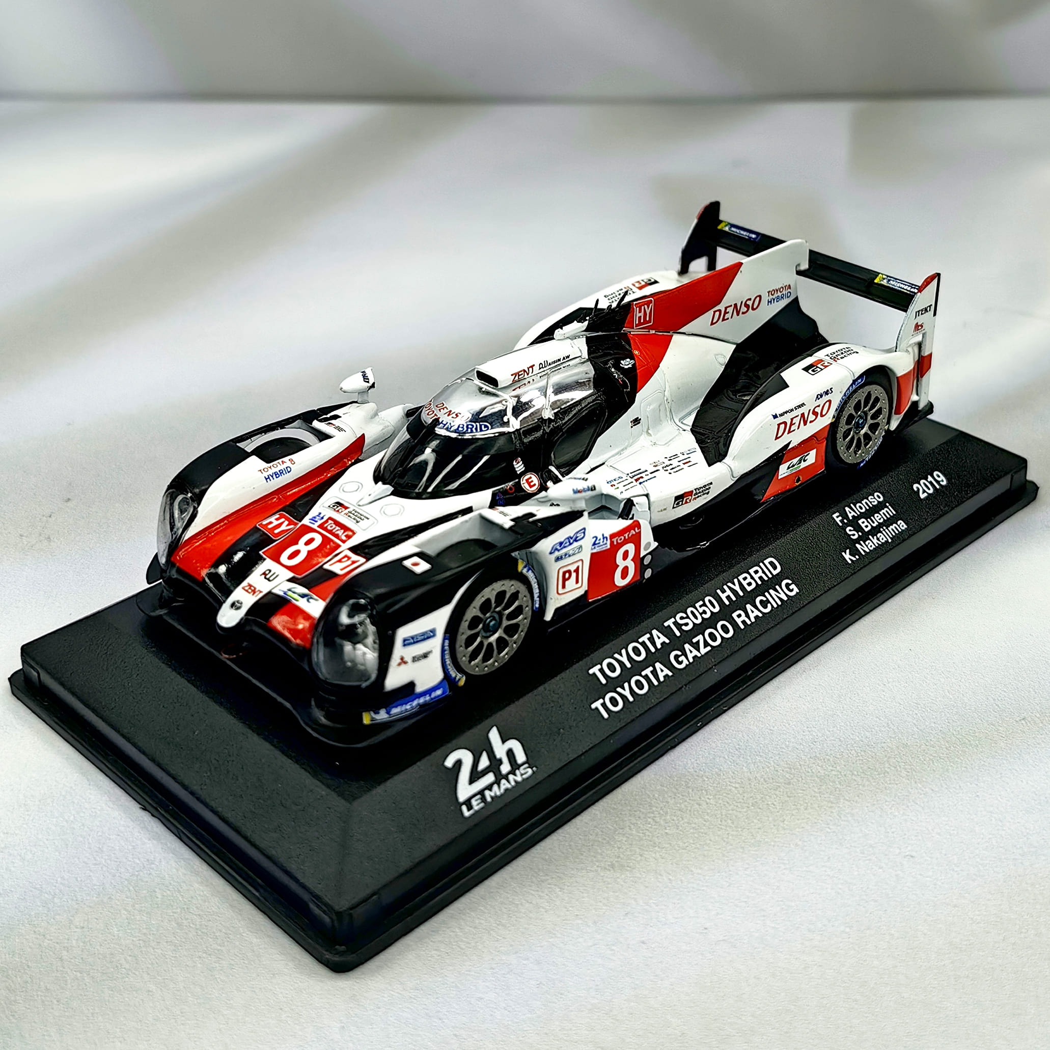 Toyota Gazoo TS050 WEC #8 Alonso – Buemi – Nakajima 2019 24H LeMans Winner 1:43 Caja Acrilica