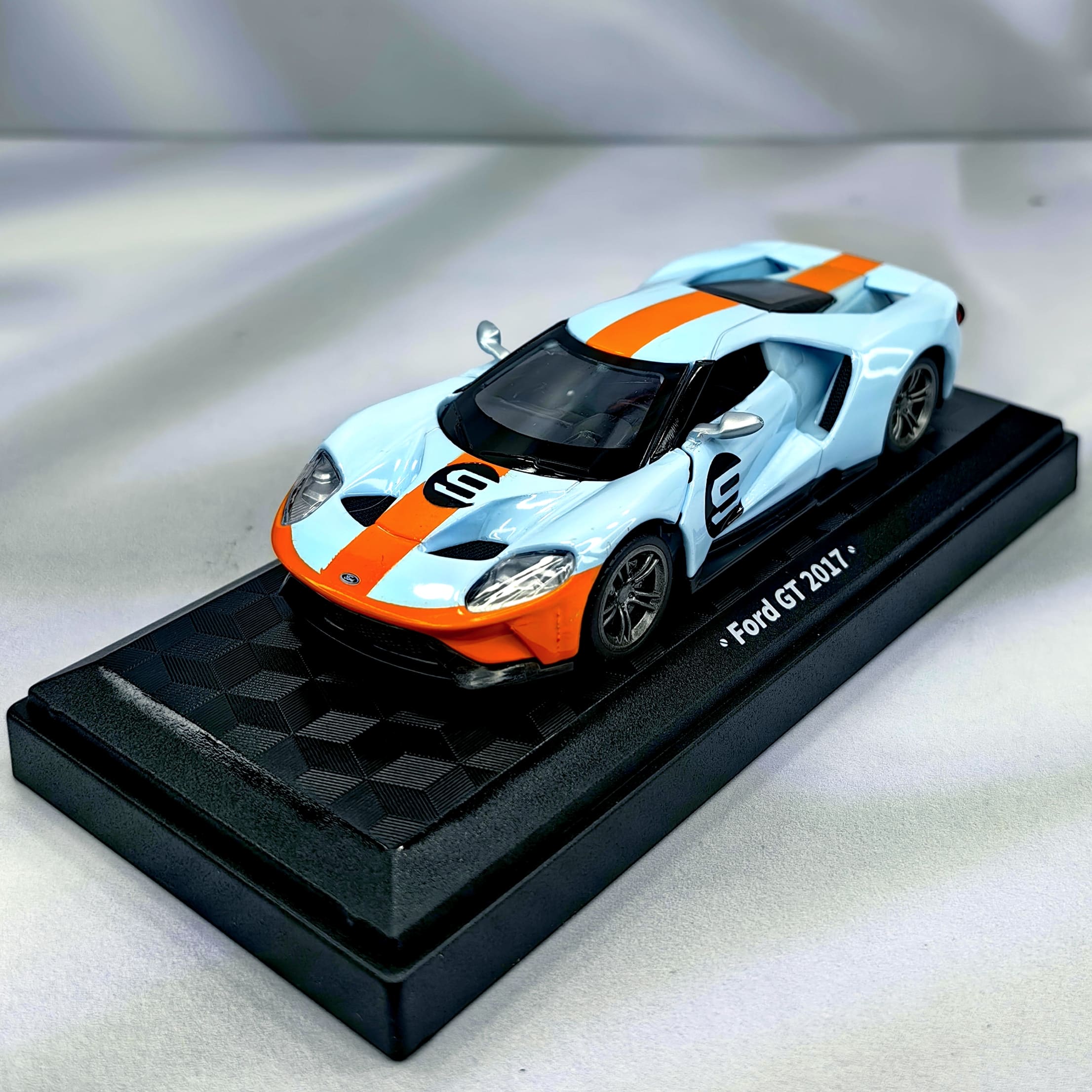 Ford GT 2017 #9 Colección Gulf Caja Acrilica 1:42