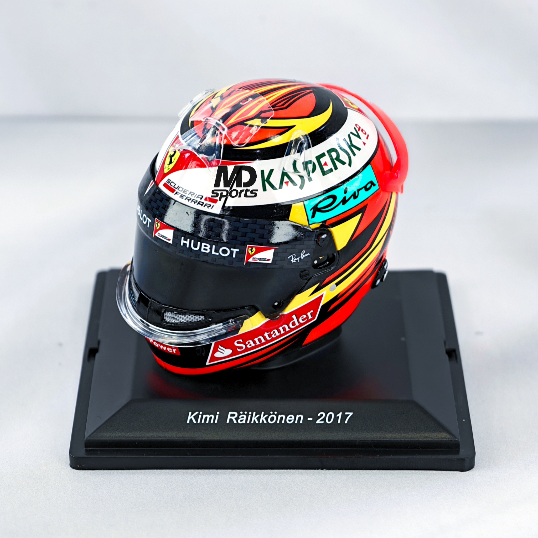 Casco Formula 1 Kimi Raikkonen Ferrari F1 2017 Spark 1:5