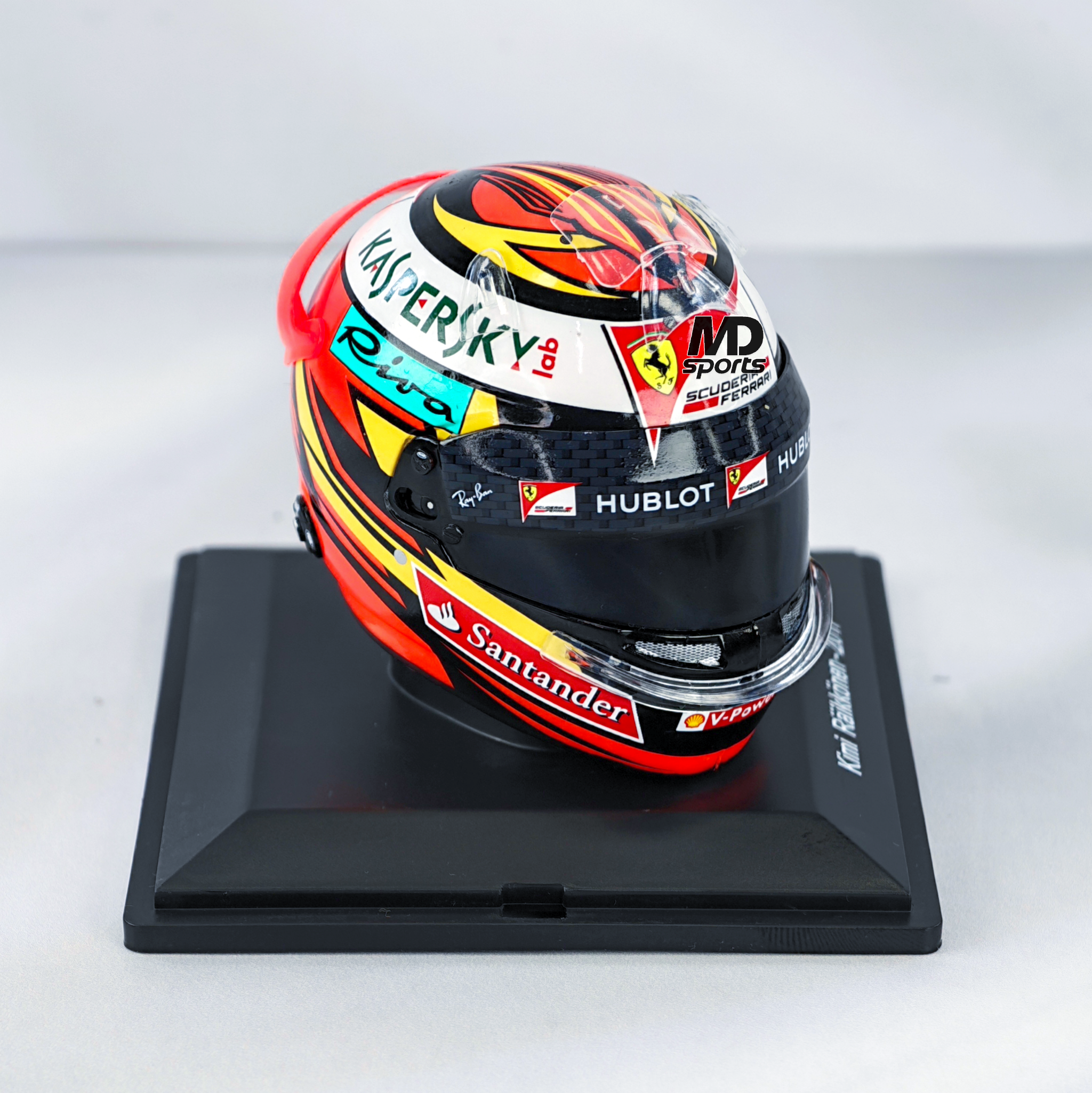 Casco Formula 1 Kimi Raikkonen Ferrari F1 2017 Spark 1:5