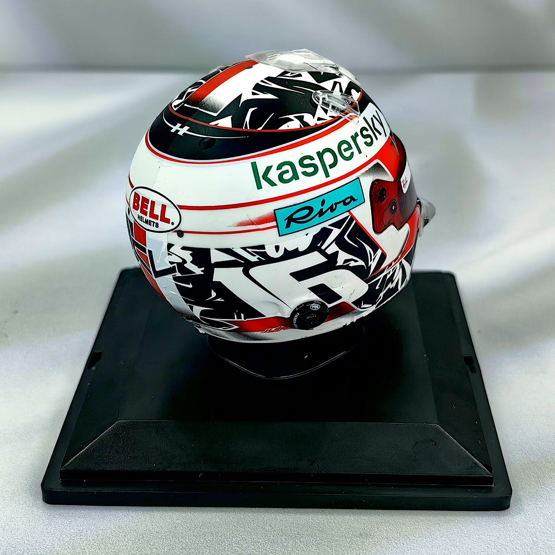 Casco Formula 1 Charles Leclerc Ferrari 2021 Spark 1:5