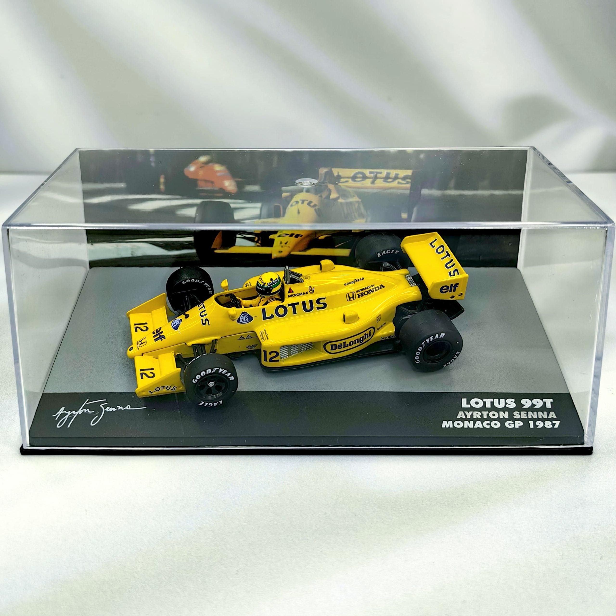 Lotus 99T 1987 #12 Ayrton Senna Caja Acrilica IXO Special 1:43