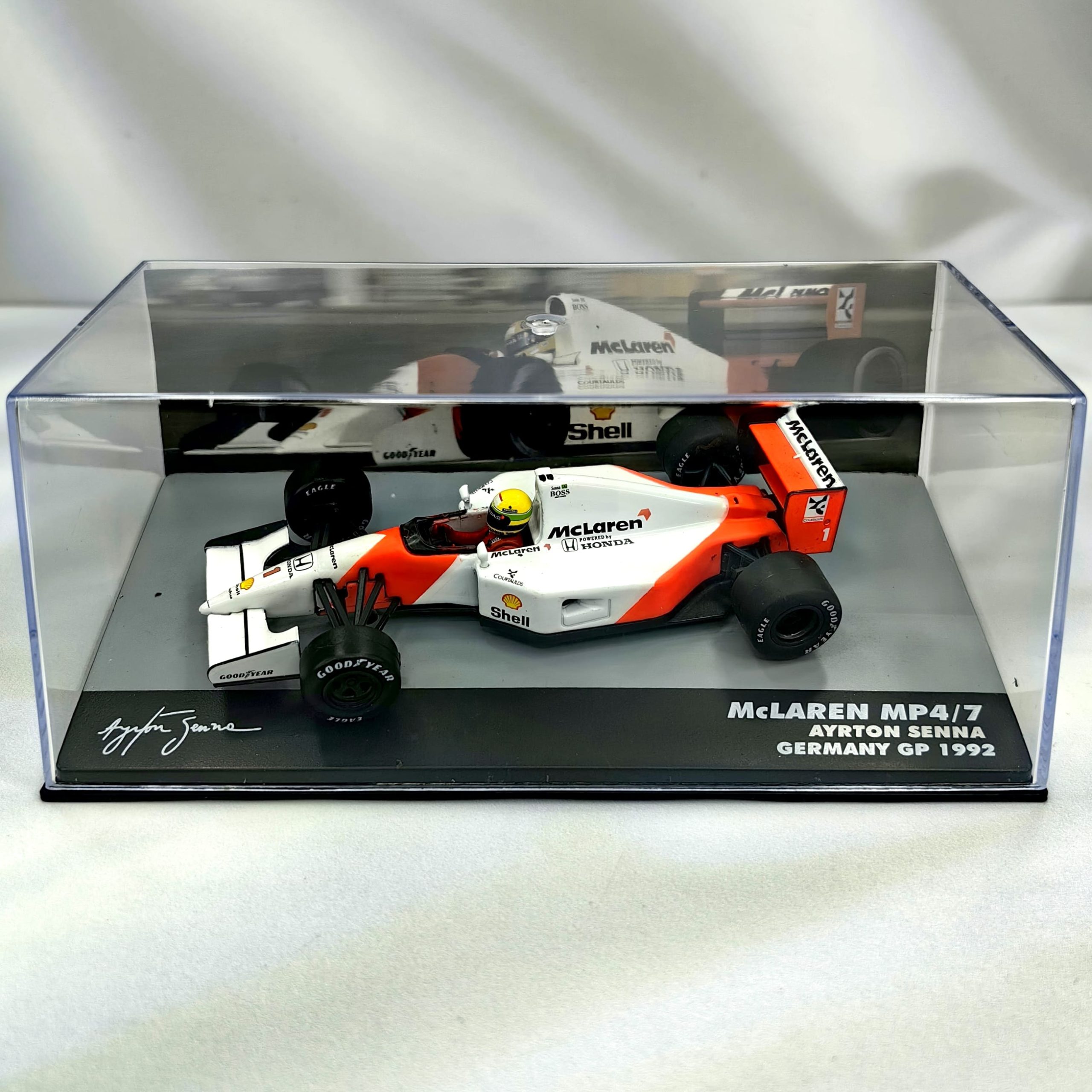 Mclaren MP4/7 1992 #1 Ayrton Senna Caja Acrilica IXO Special 1:43