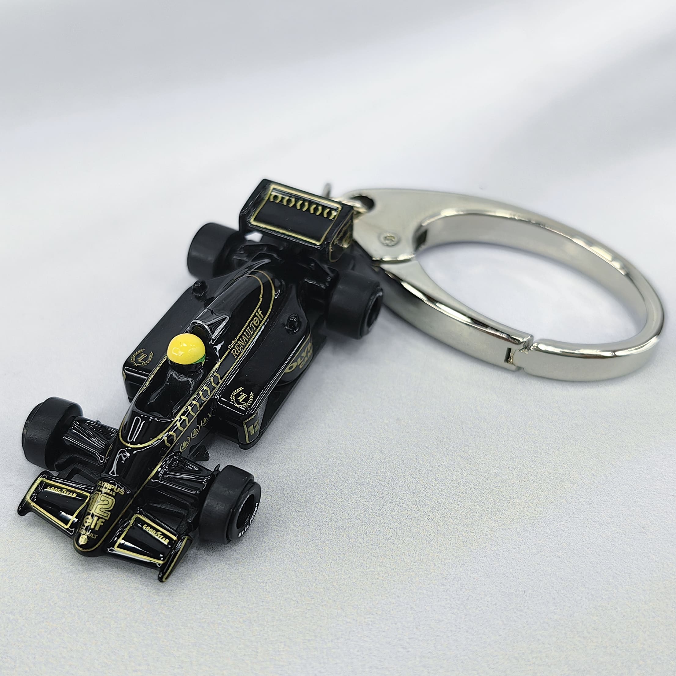 Llavero Ayrton Senna – Auto Formula 1 Lotus 97T IXO