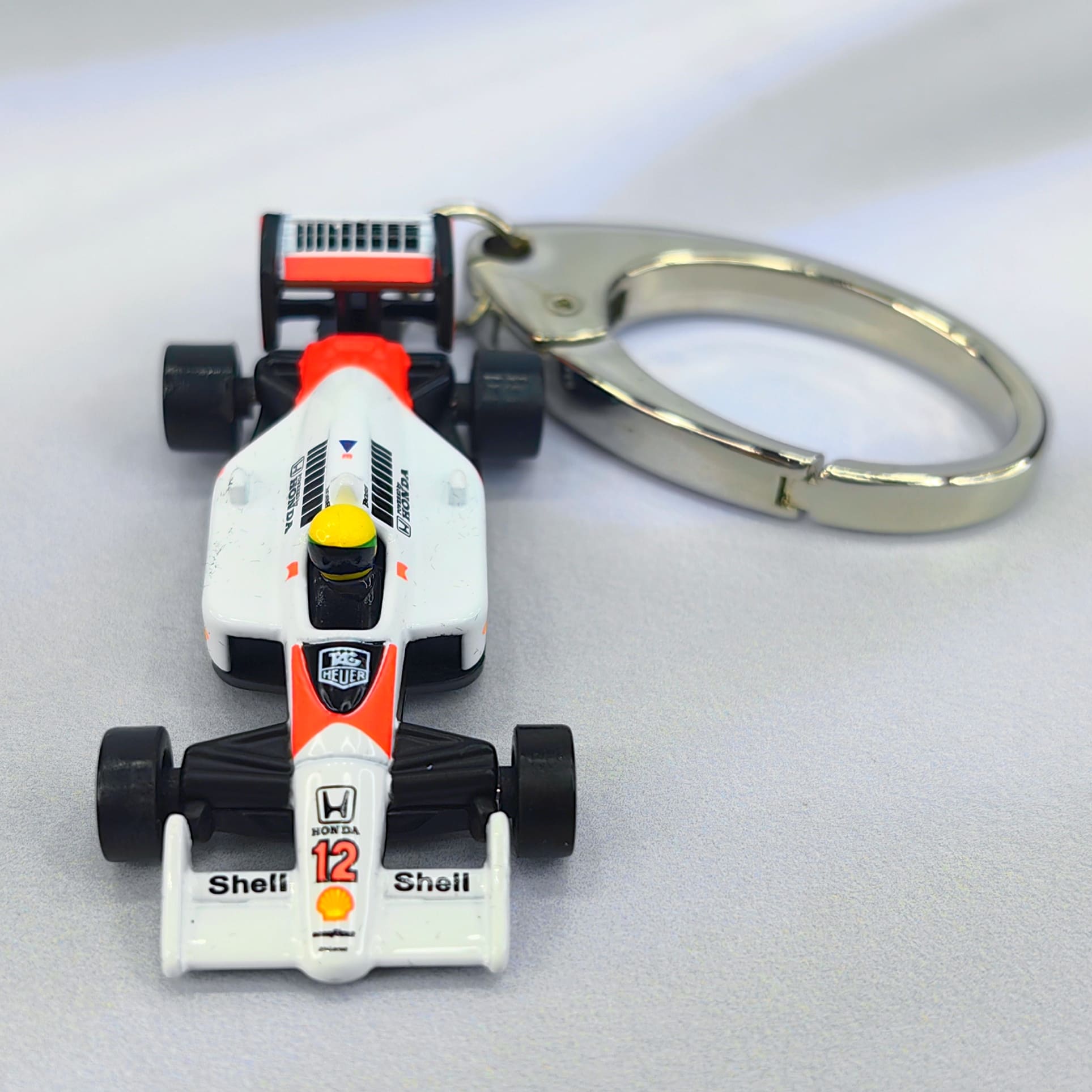 Llavero Ayrton Senna – Auto Formula 1 Mclaren MP4/4 IXO