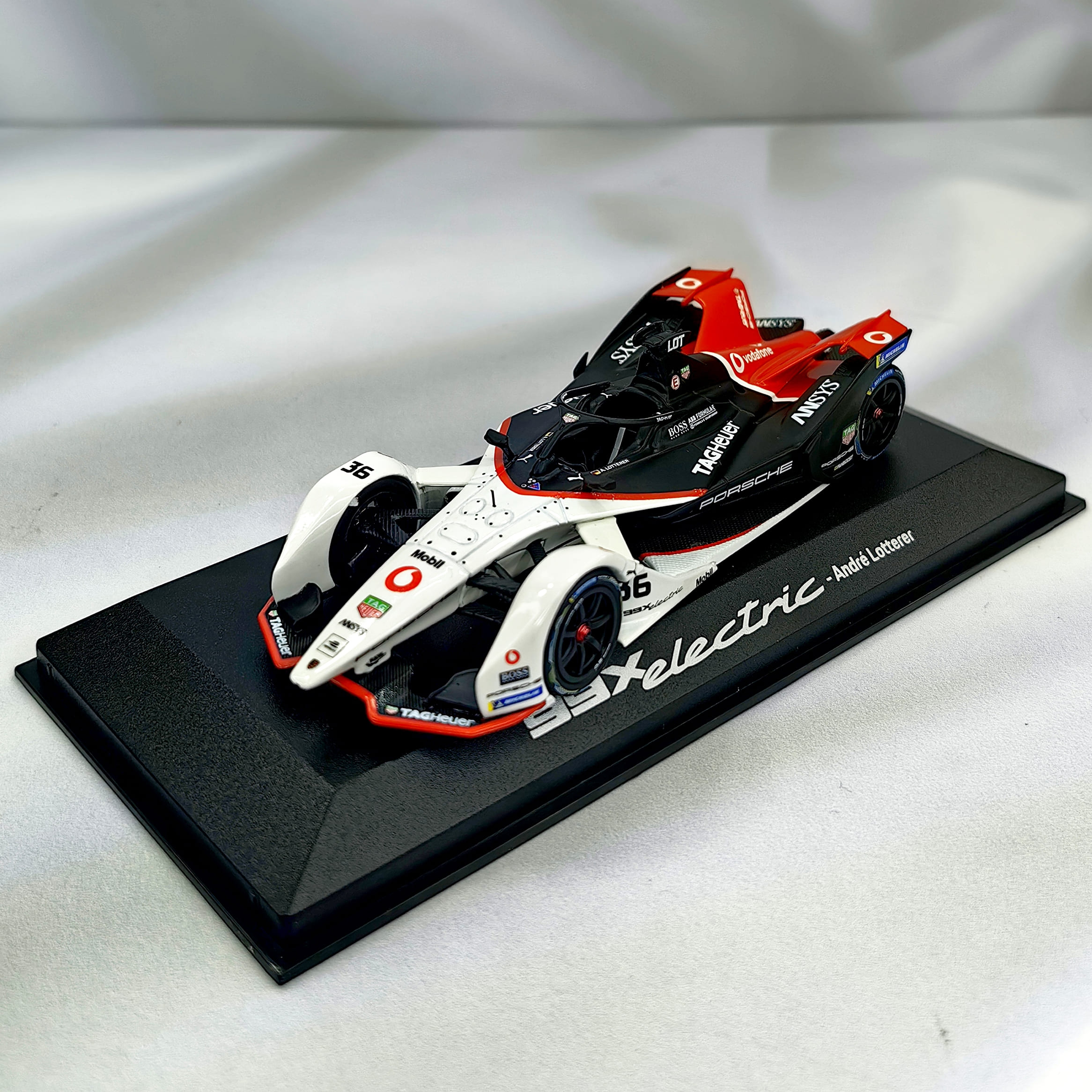 Porsche 99x Formula E #36 A. Lotterer Santiago E-prix Minichamps 1:43 Caja Acrilica