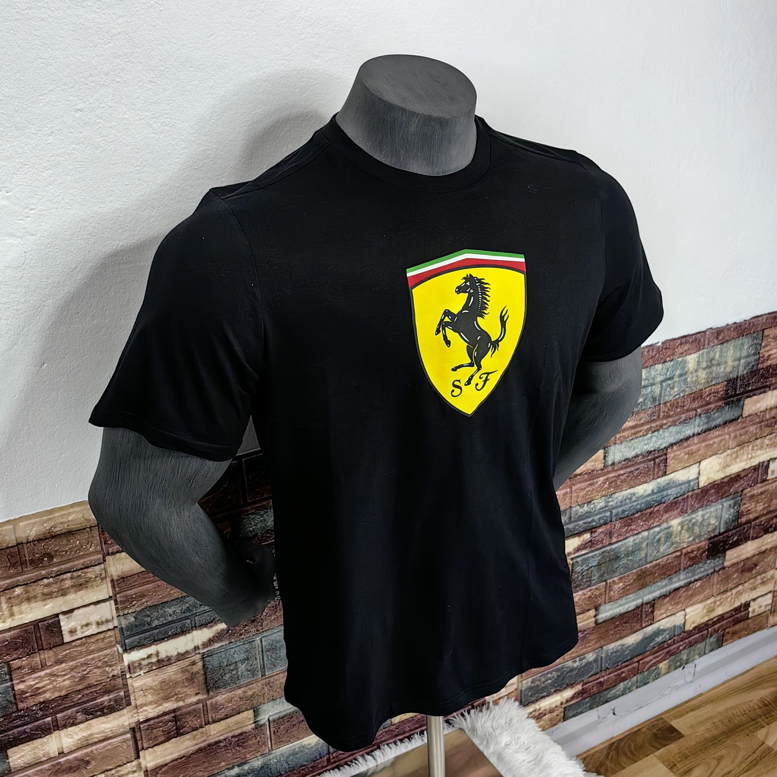 Polera PUMA Scuderia Ferrari F1 Oficial Logo SF Negro