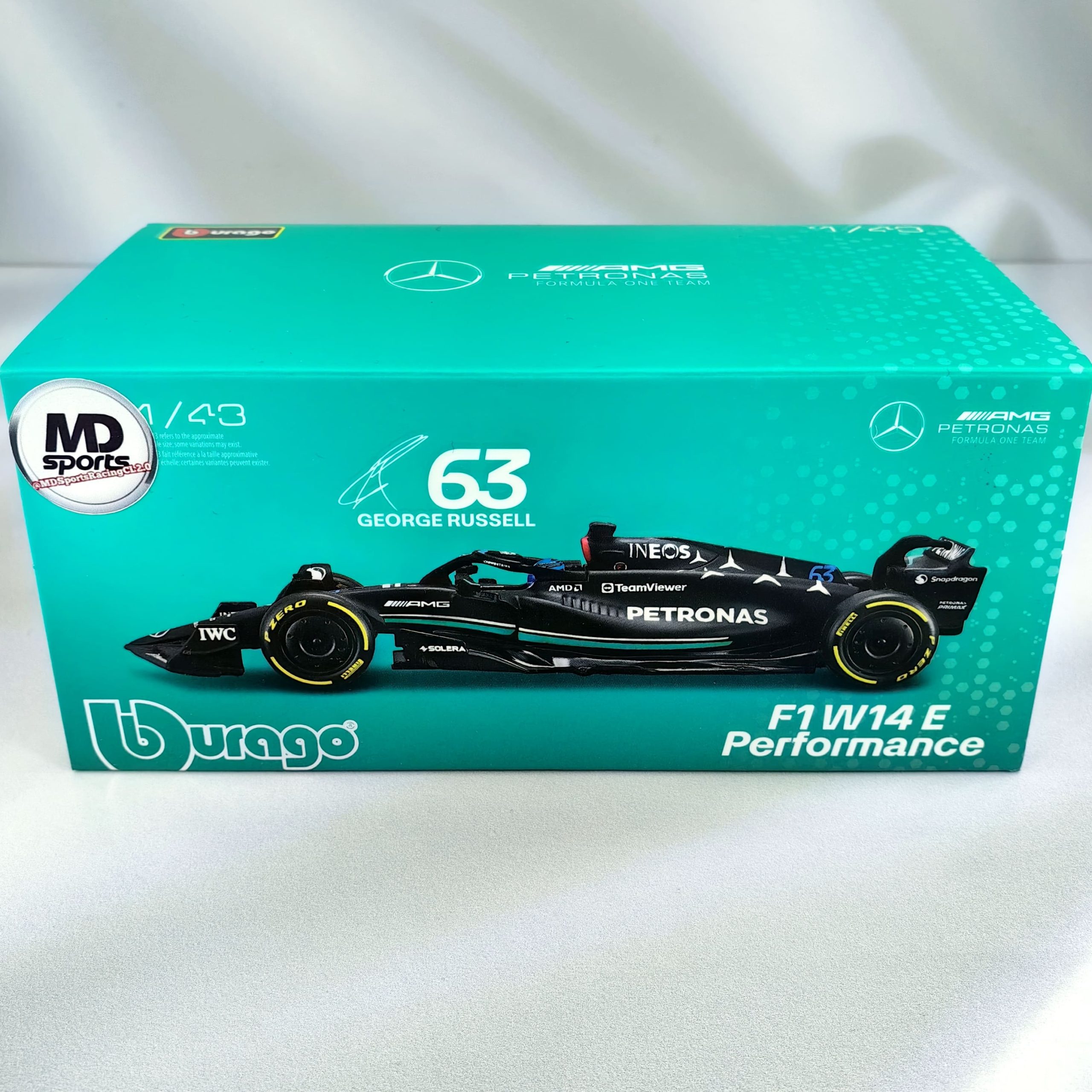 Mercedes W14 2023 #63 George Russell Caja Acrilica Burago 1:43