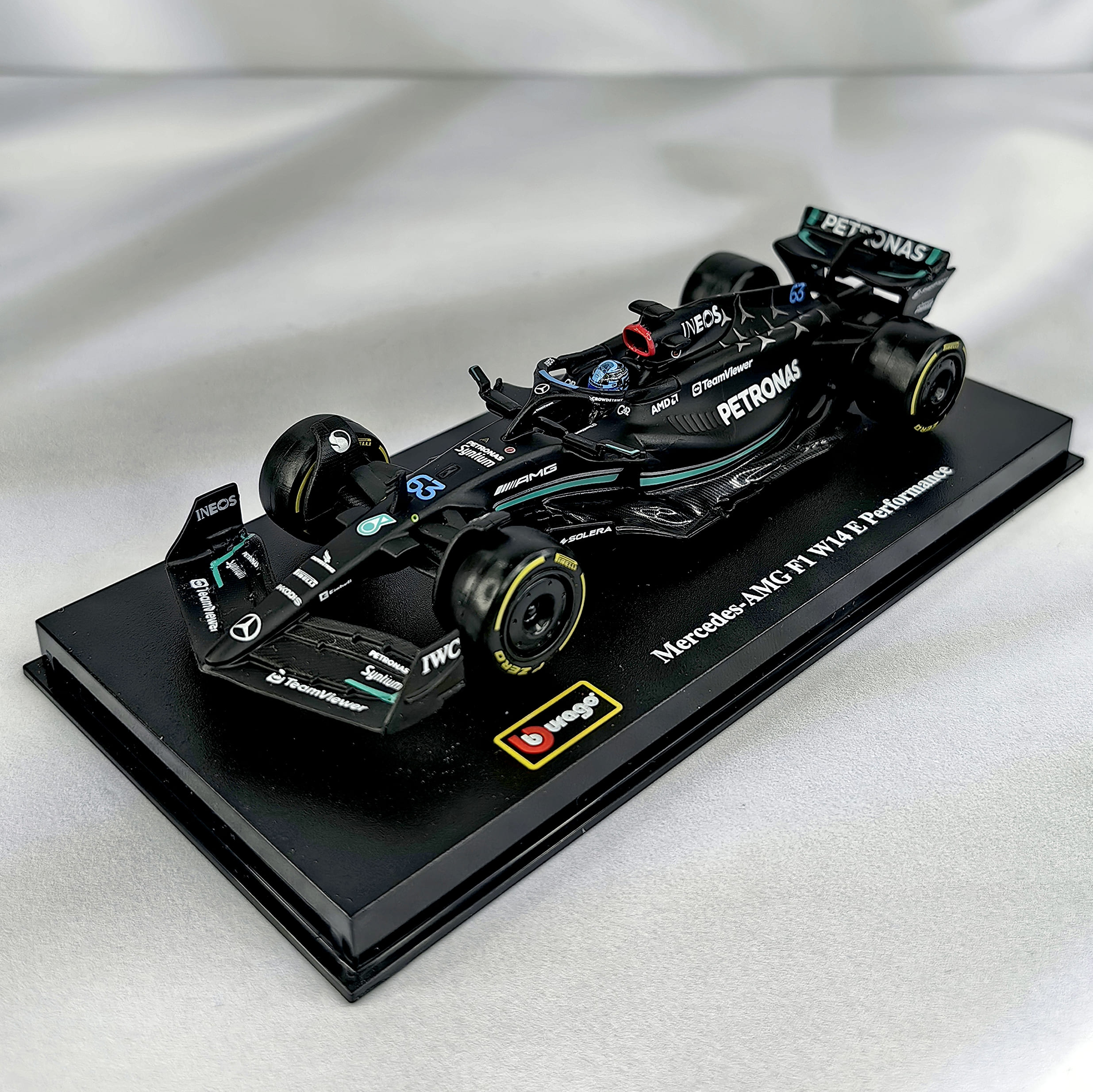 Mercedes W14 2023 #63 George Russell Caja Acrilica Burago 1:43