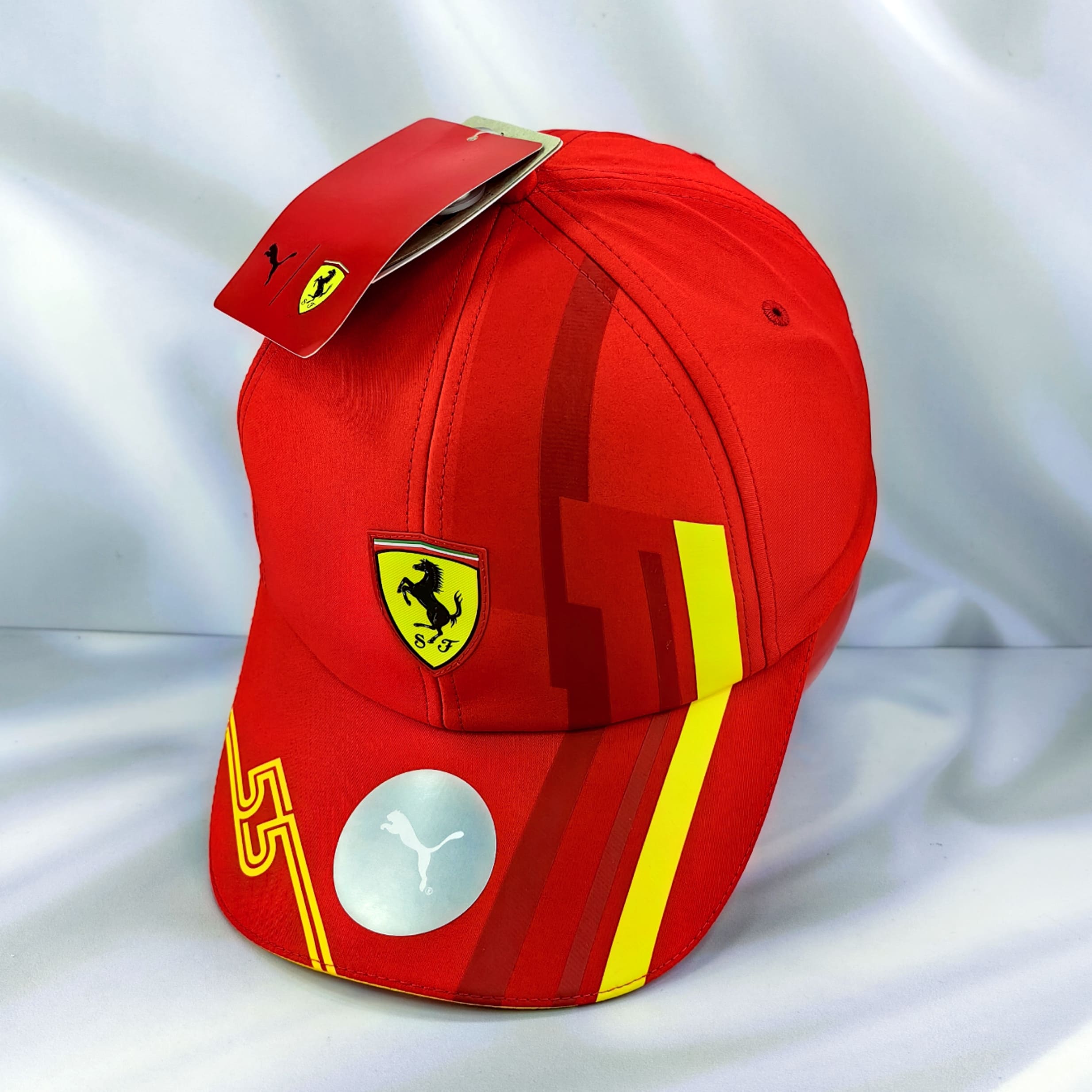 Gorro Oficial Ferrari F1 Carlos Sainz GP España 2023