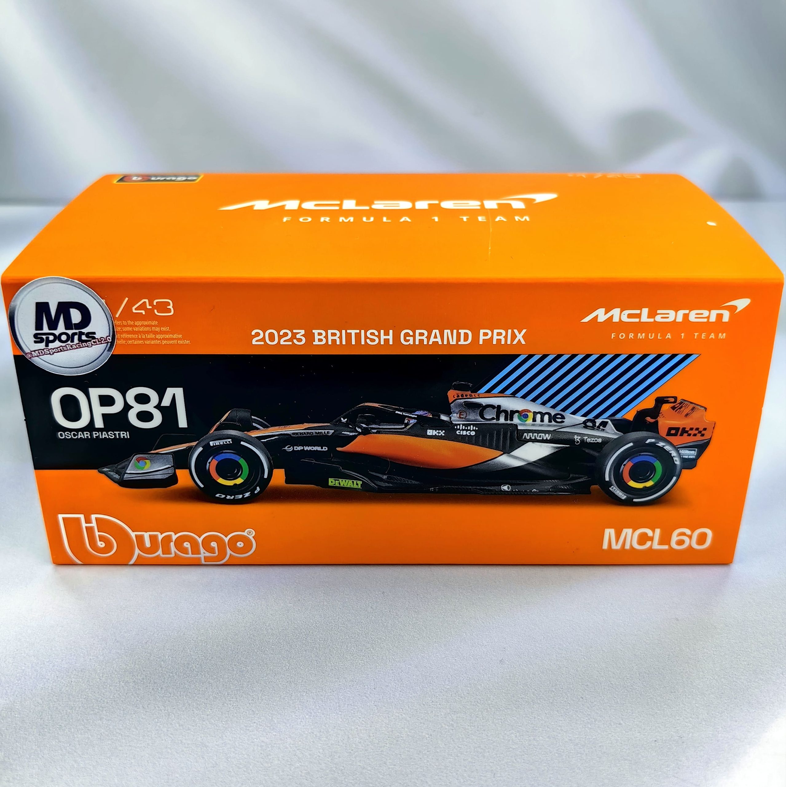 Mclaren MCL60 GP Silverstone 2023 #81 Oscar Piastri Caja Acrilica Burago 1:43