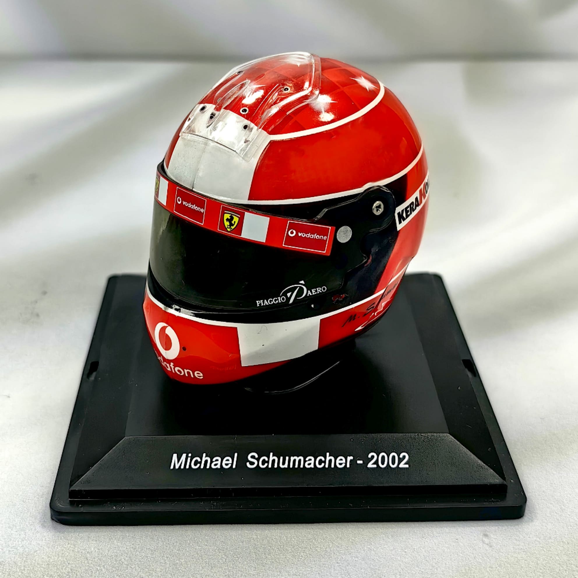 Casco Formula 1 Michael Schumacher Ferrari 2002 Spark 1:5