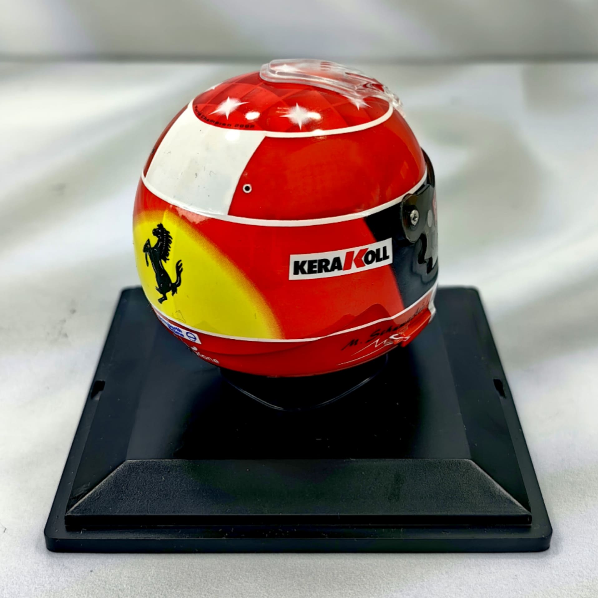 Casco Formula 1 Michael Schumacher Ferrari 2002 Spark 1:5