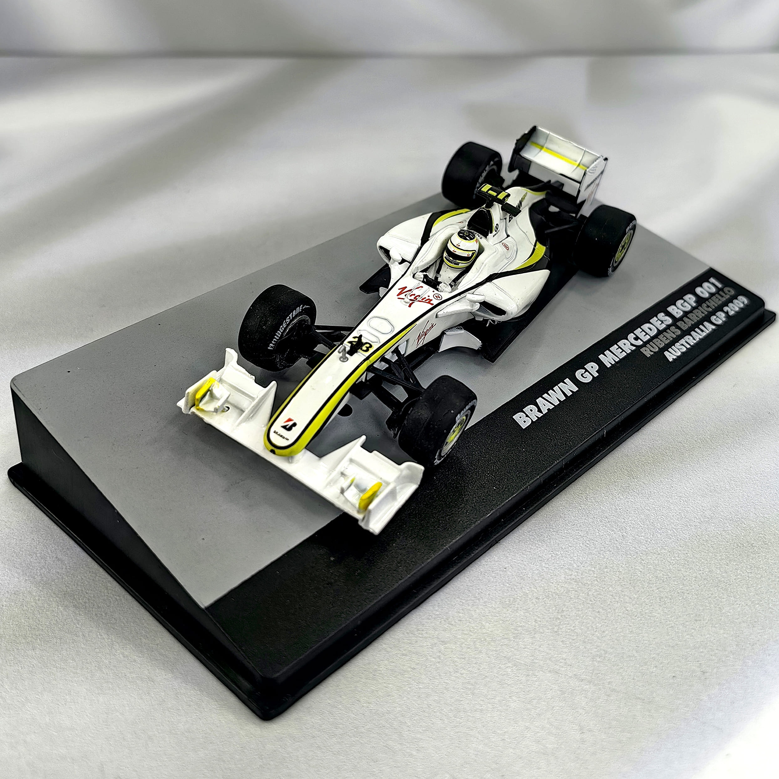 Brawn GP 001 2009 #23 Rubens Barrichello Caja Acrilica IXO Special 1:43