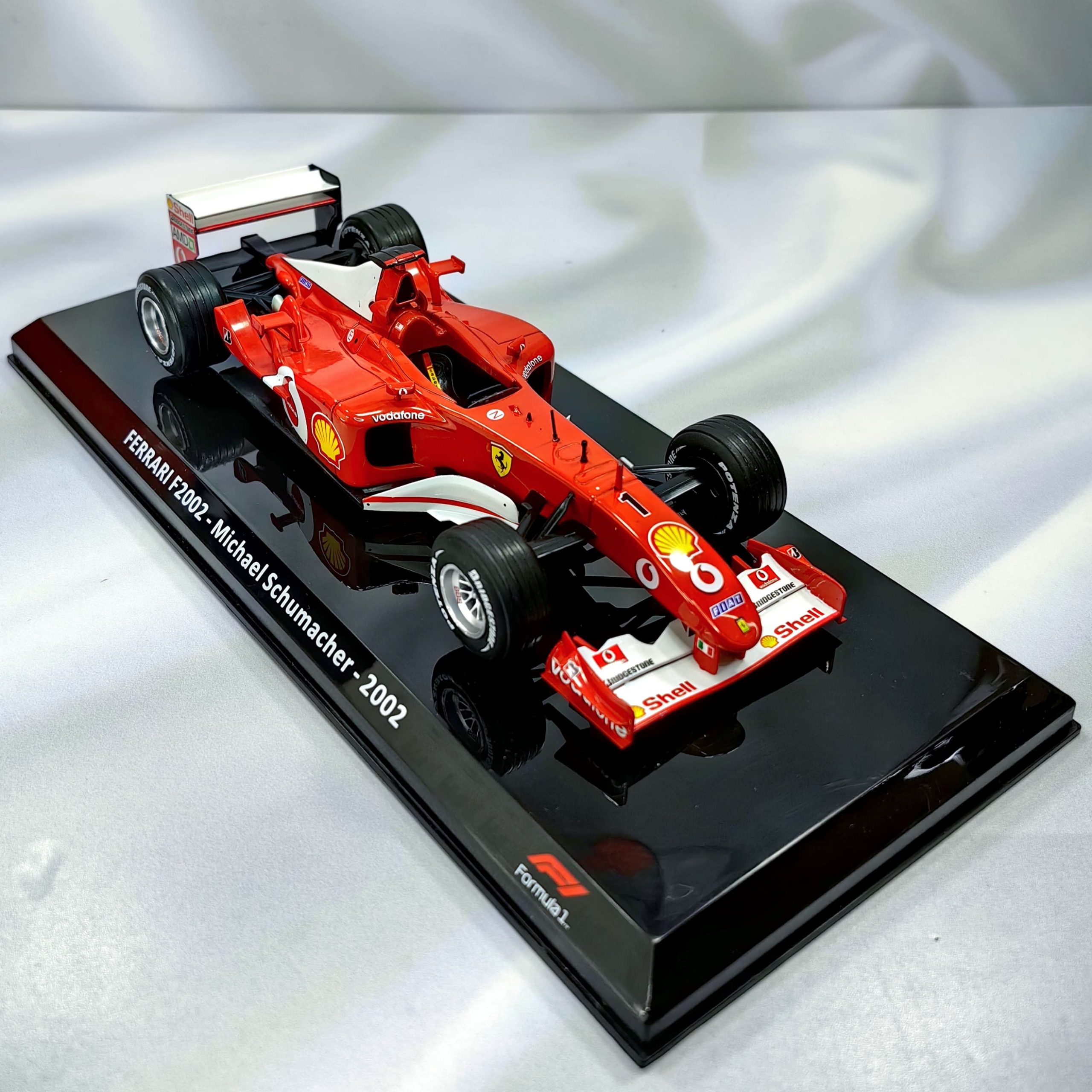 Ferrari F2002 2002 #1 Michael Schumacher Caja Normal Premium Collect 1:24