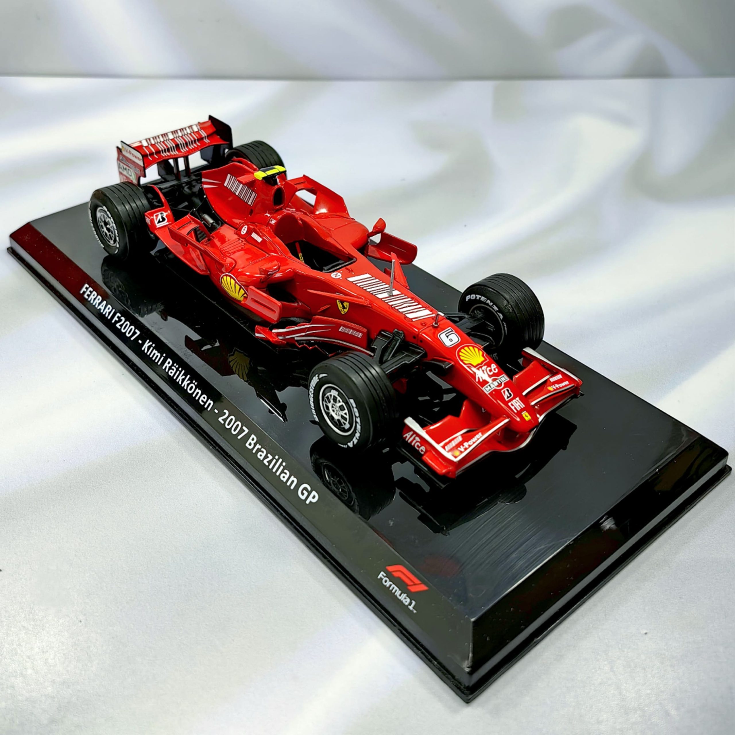 Ferrari F2007 2007 #6 Kimi Raikkonen Caja Normal Premium Collect 1:24