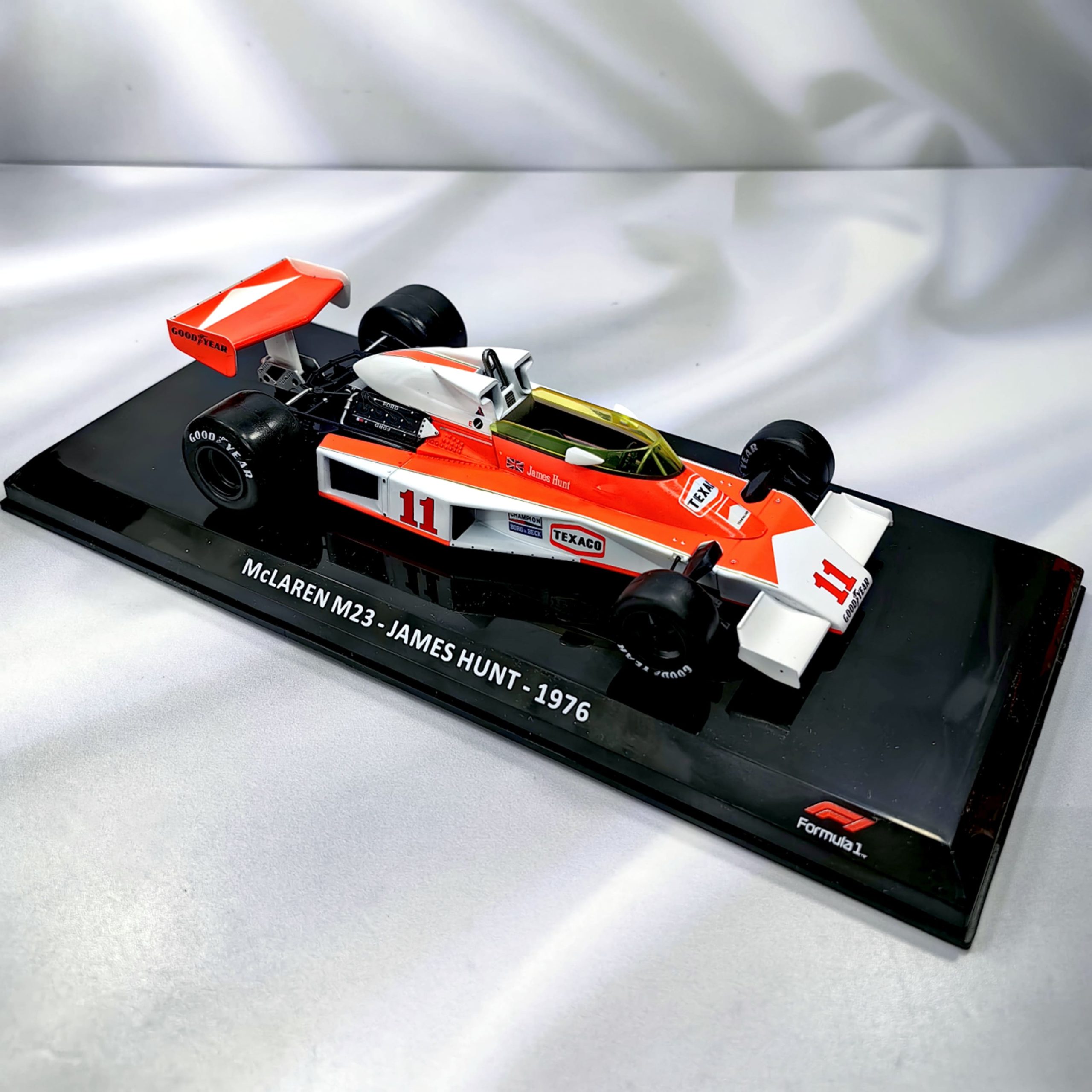 Mclaren M23 1976 #11 James Hunt Caja Normal Premium Collect 1:24