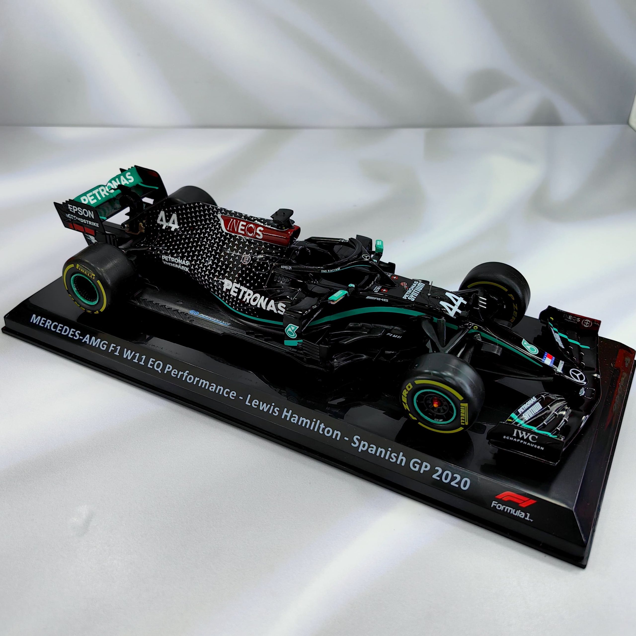 Mercedes W11 2020 #44 Lewis Hamilton Caja Normal Premium Collect 1:24