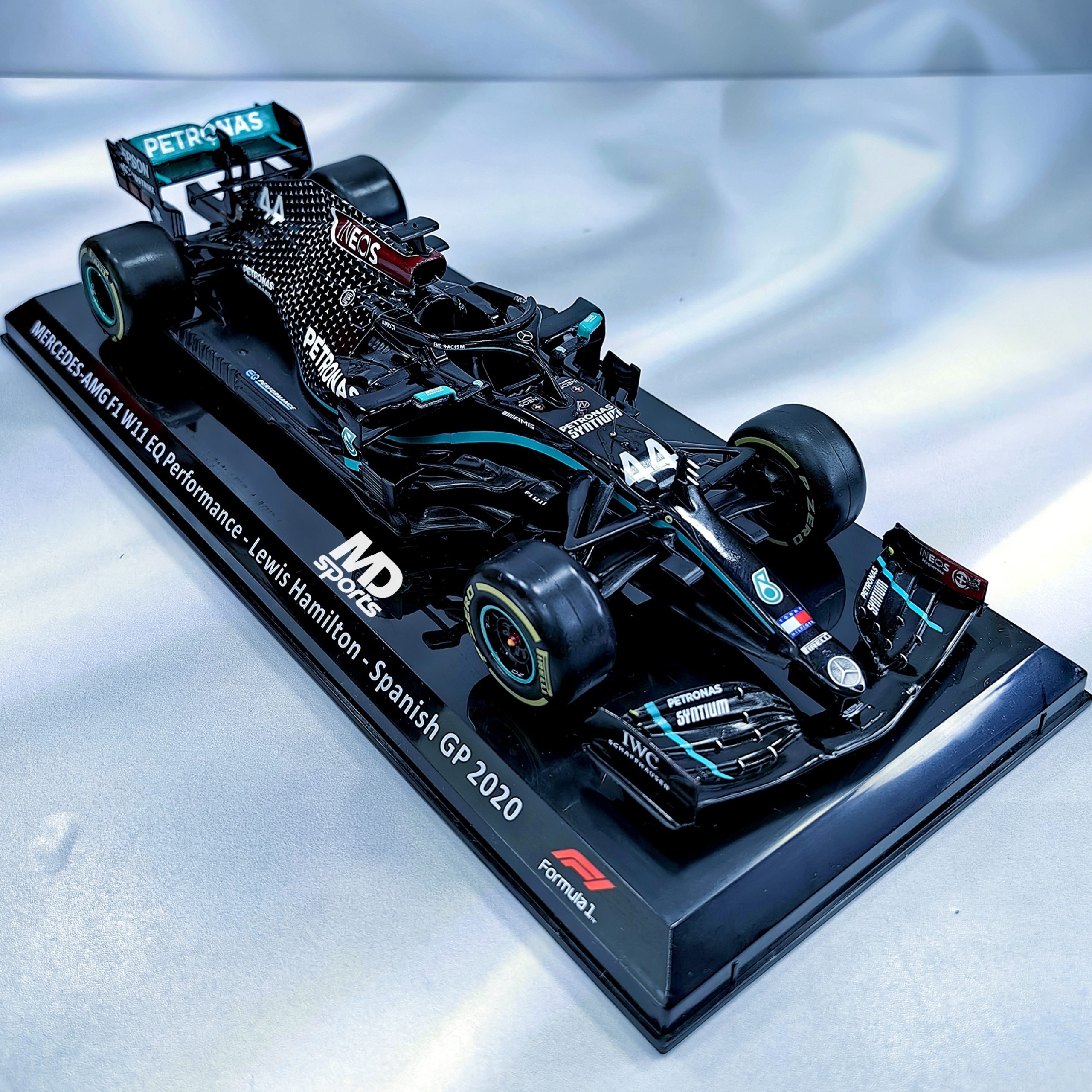 Mercedes W11 2020 #44 Lewis Hamilton Caja Normal Premium Collect 1:24
