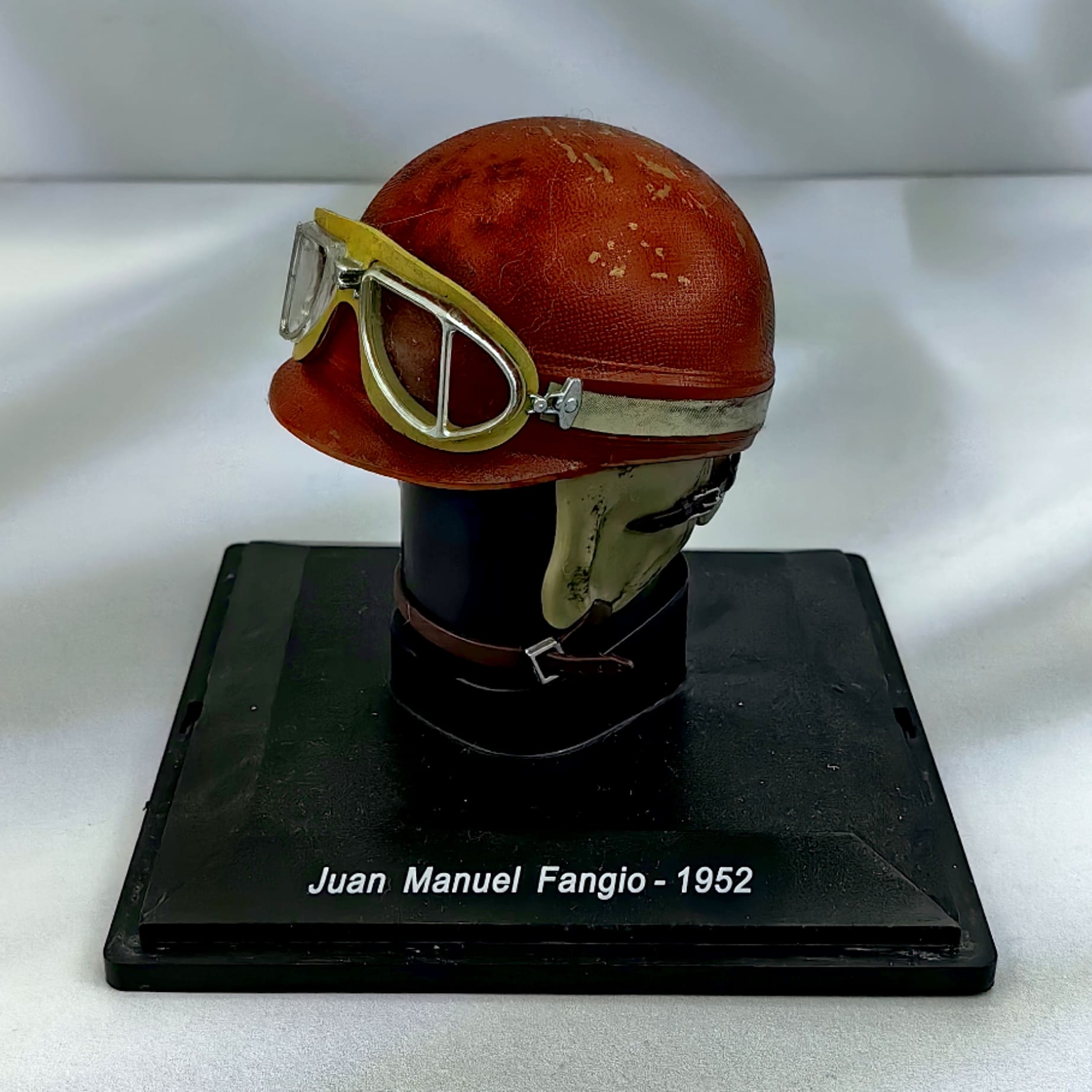 Casco Formula 1 Juan Manuel Fangio Maserati 1952 Spark 1:5