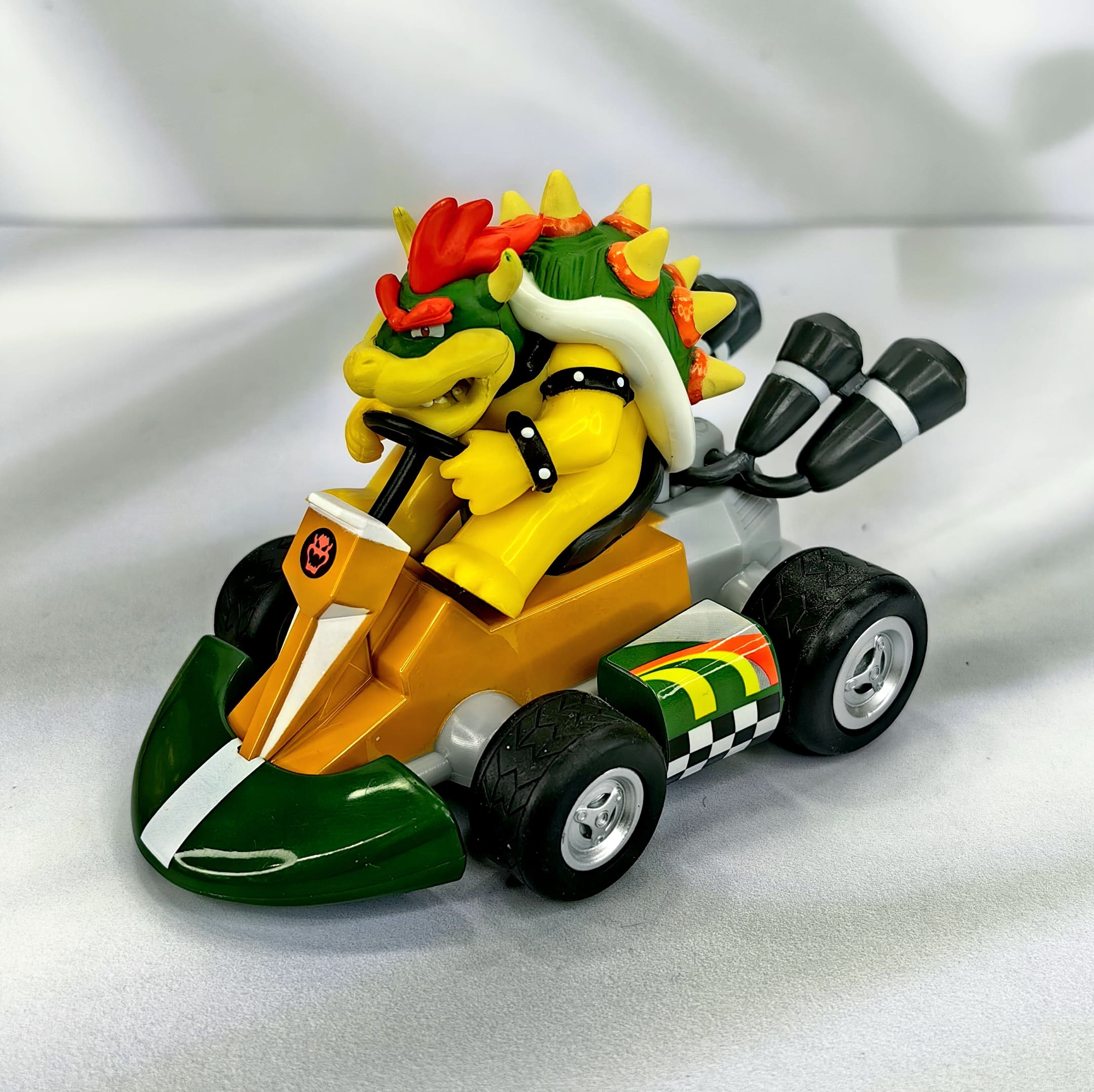 Figura Bowser Kart a Fricción 12cm