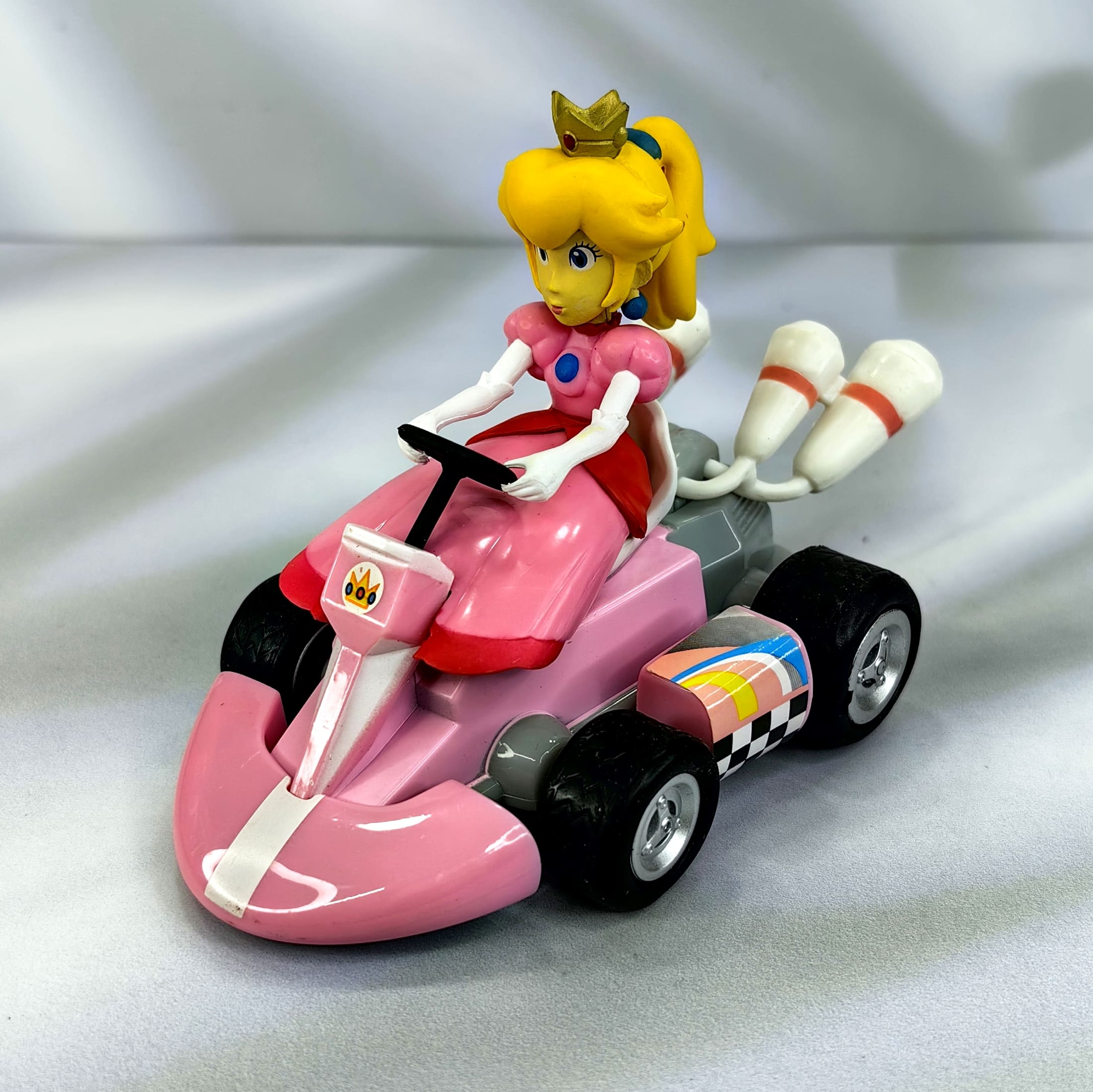 Figura Princesa Peaches Kart a Fricción 12cm